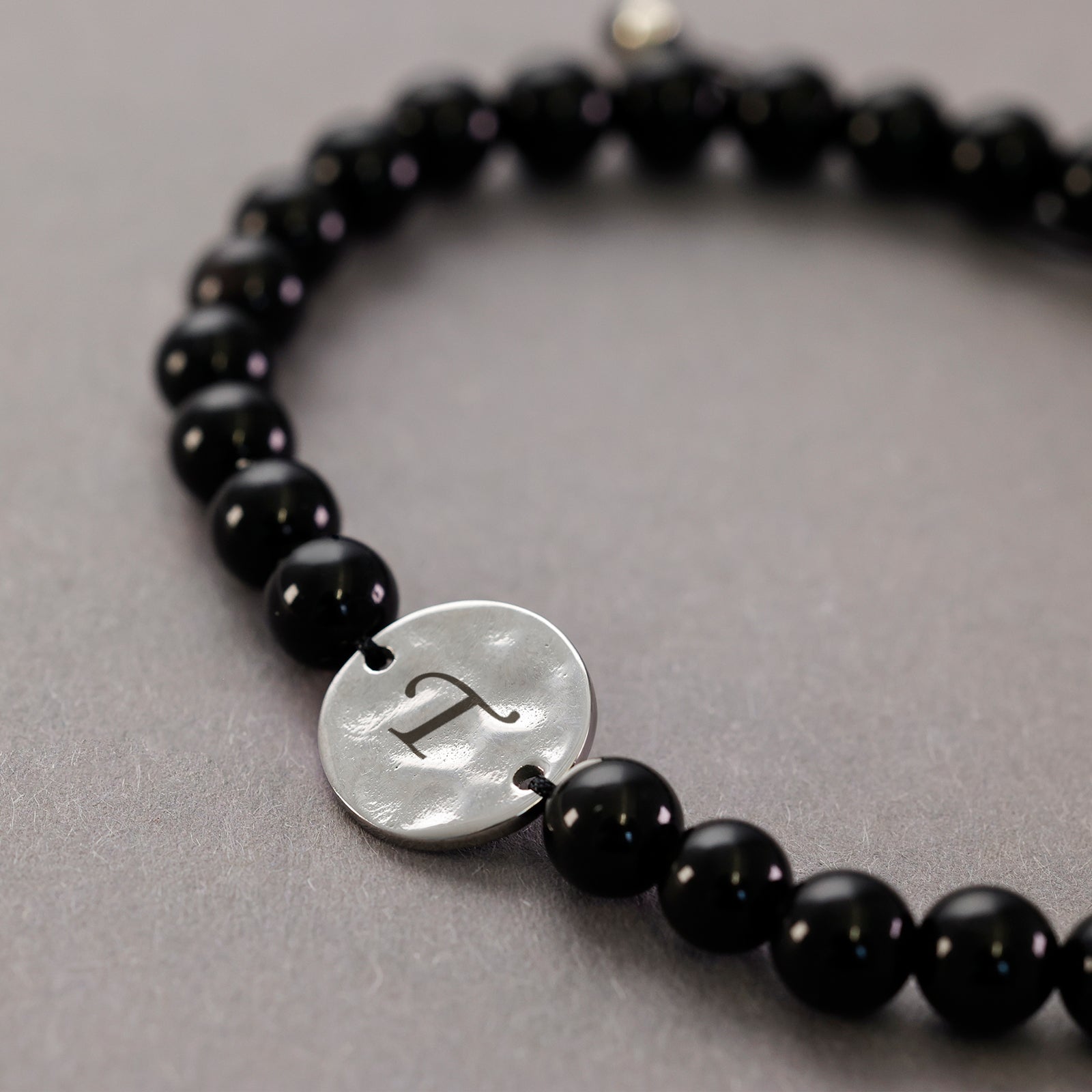 Obsidian Perlenarmband mit Gravur - mit Hammerschlagplättchen Herren Armband VIVIANNASCHMUCK