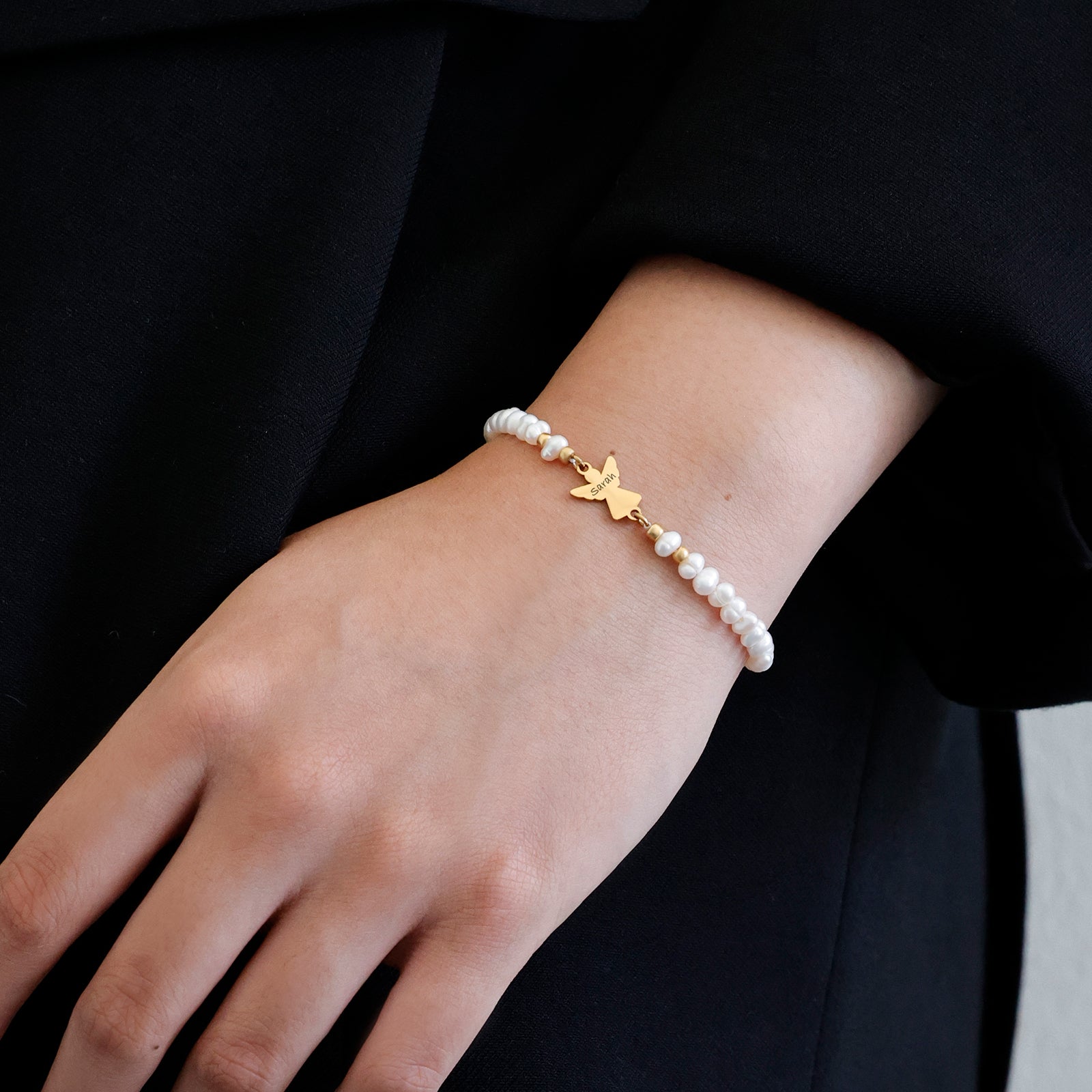 Personalisiertes Schutzarmband mit Schutzengel & Süßwasserperlen