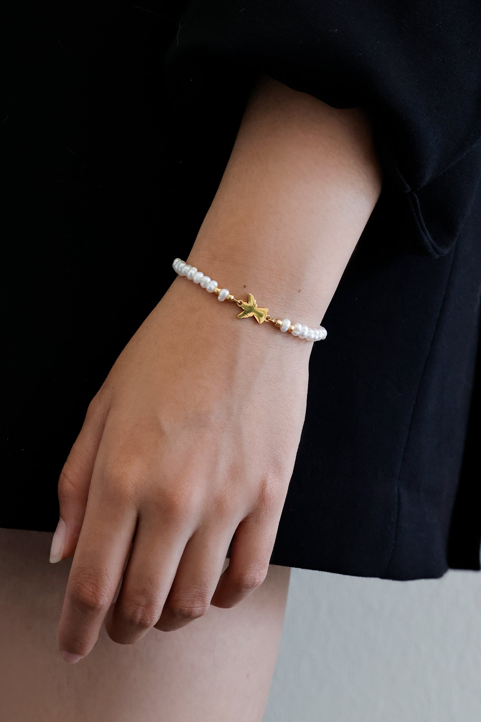 Personalized protective bracelet with guardian angel & freshwater pearls