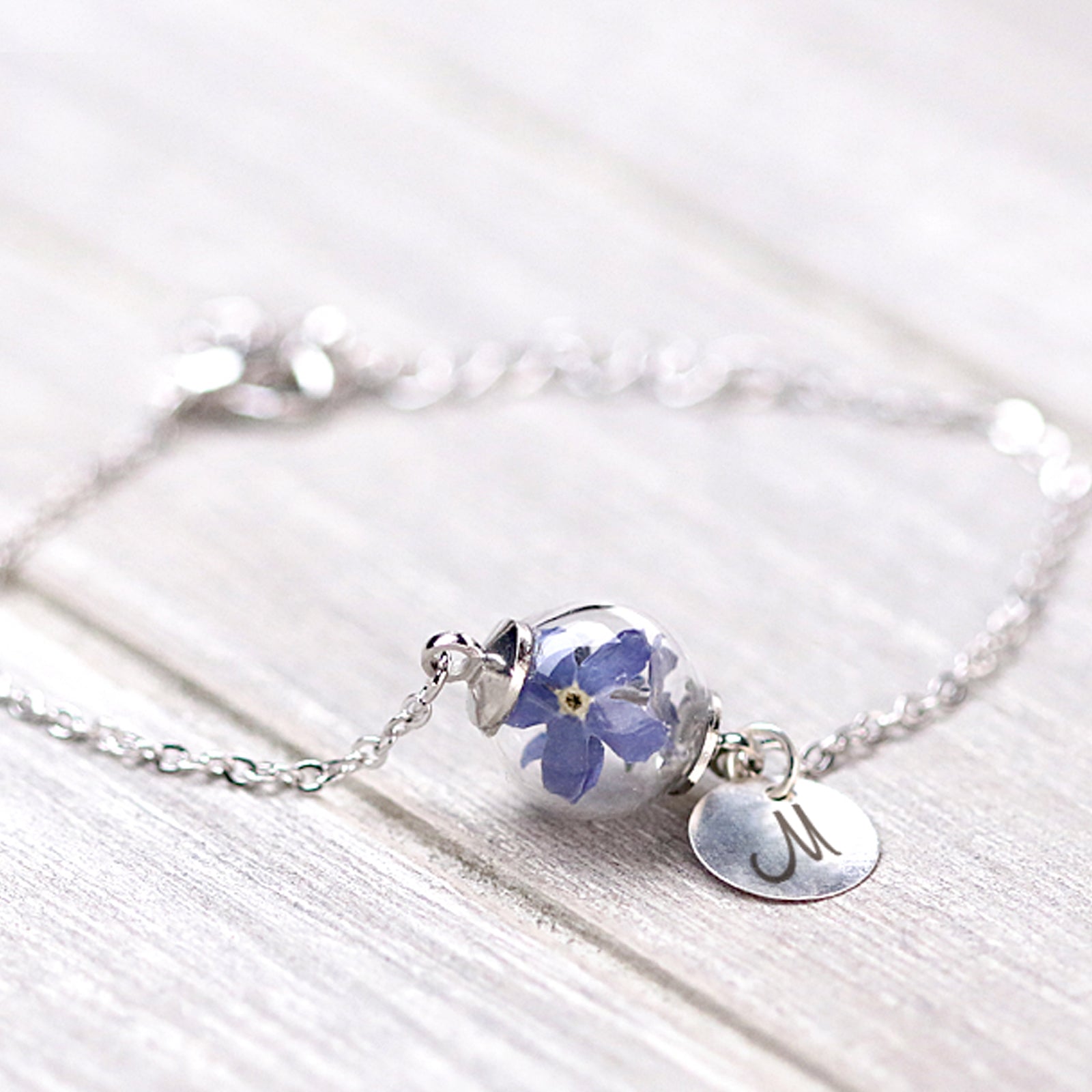 Personalisierte Armband mit echten Vergissmeinnicht und Wunschgravur