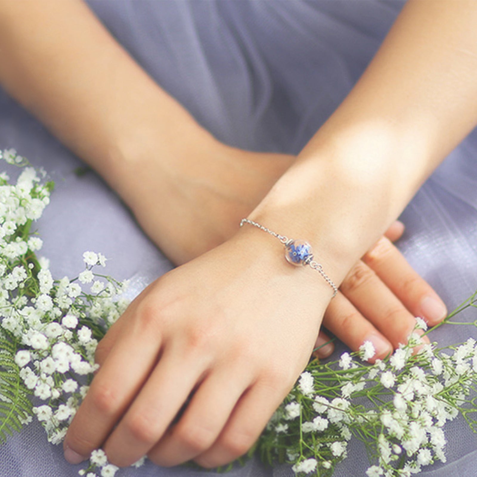 Personalisierte Armband mit echten Vergissmeinnicht und Wunschgravur