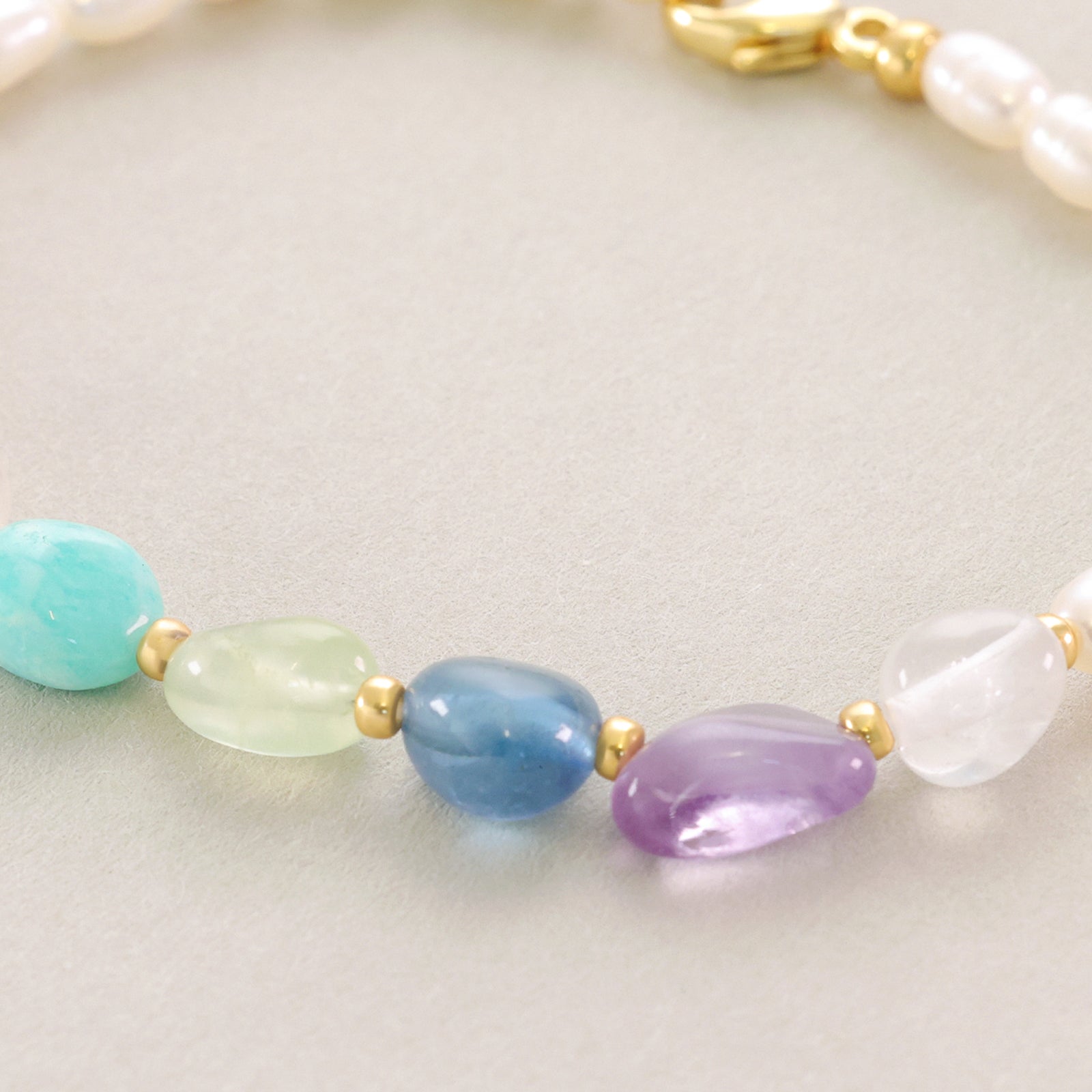 Edelsteinarmband mit Süßwasserperlen & Chakrafarben - 925 Sterling Silber Damen Armband VIVIANNASCHMUCK