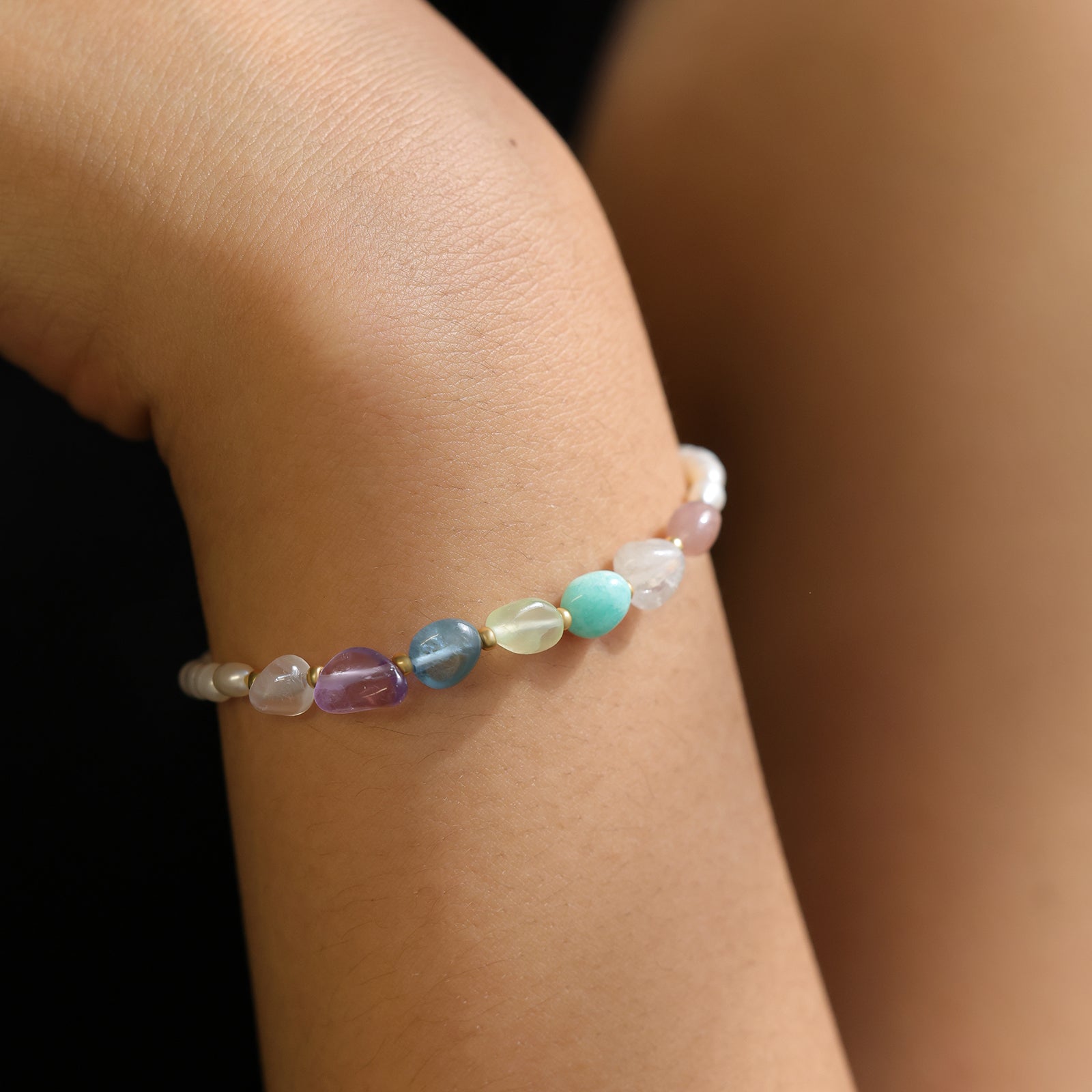 Edelsteinarmband mit Süßwasserperlen & Chakrafarben - 925 Sterling Silber