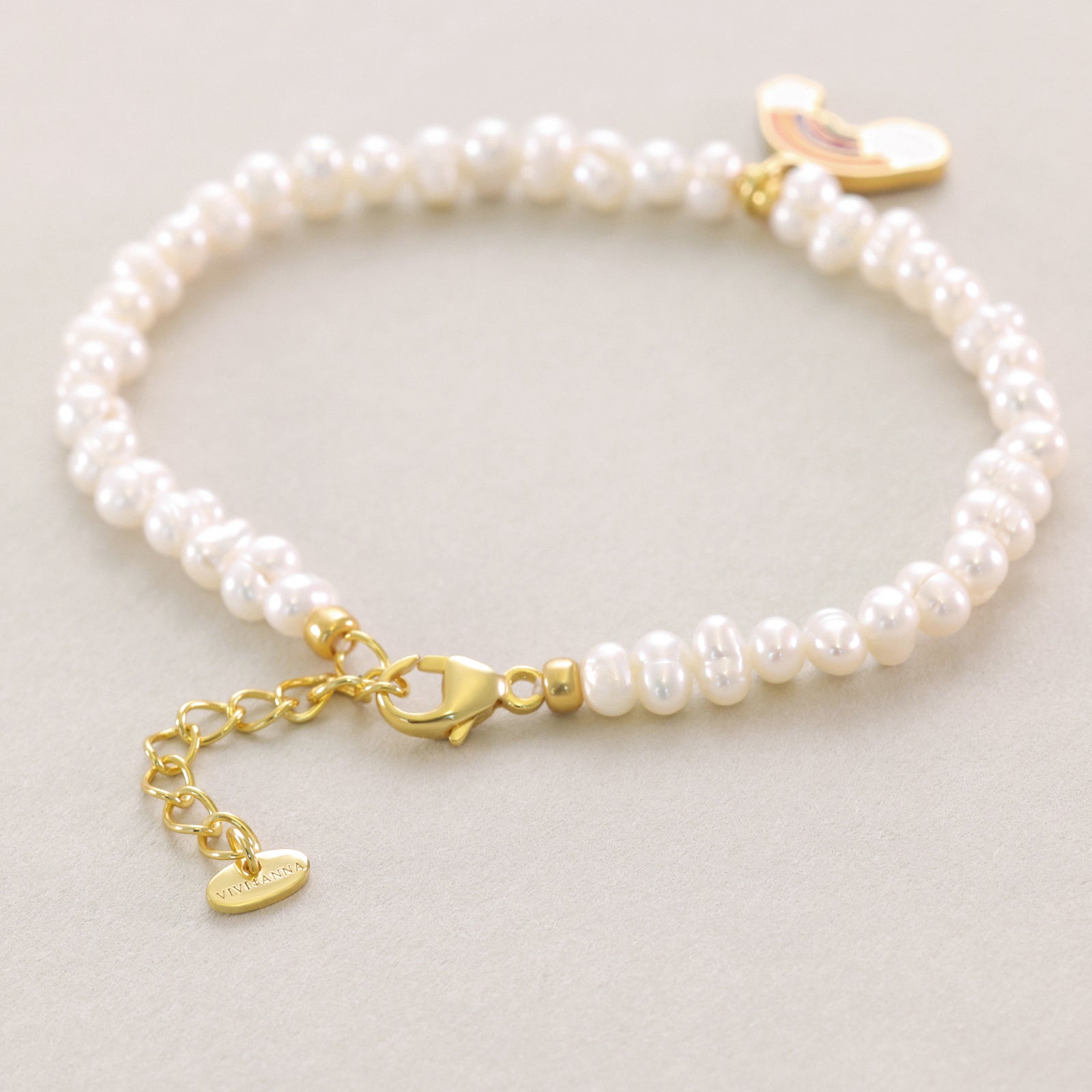 Süßwasserperlen Armband mit buntem Regenbogen Anhänger Damen Armband VIVIANNASCHMUCK