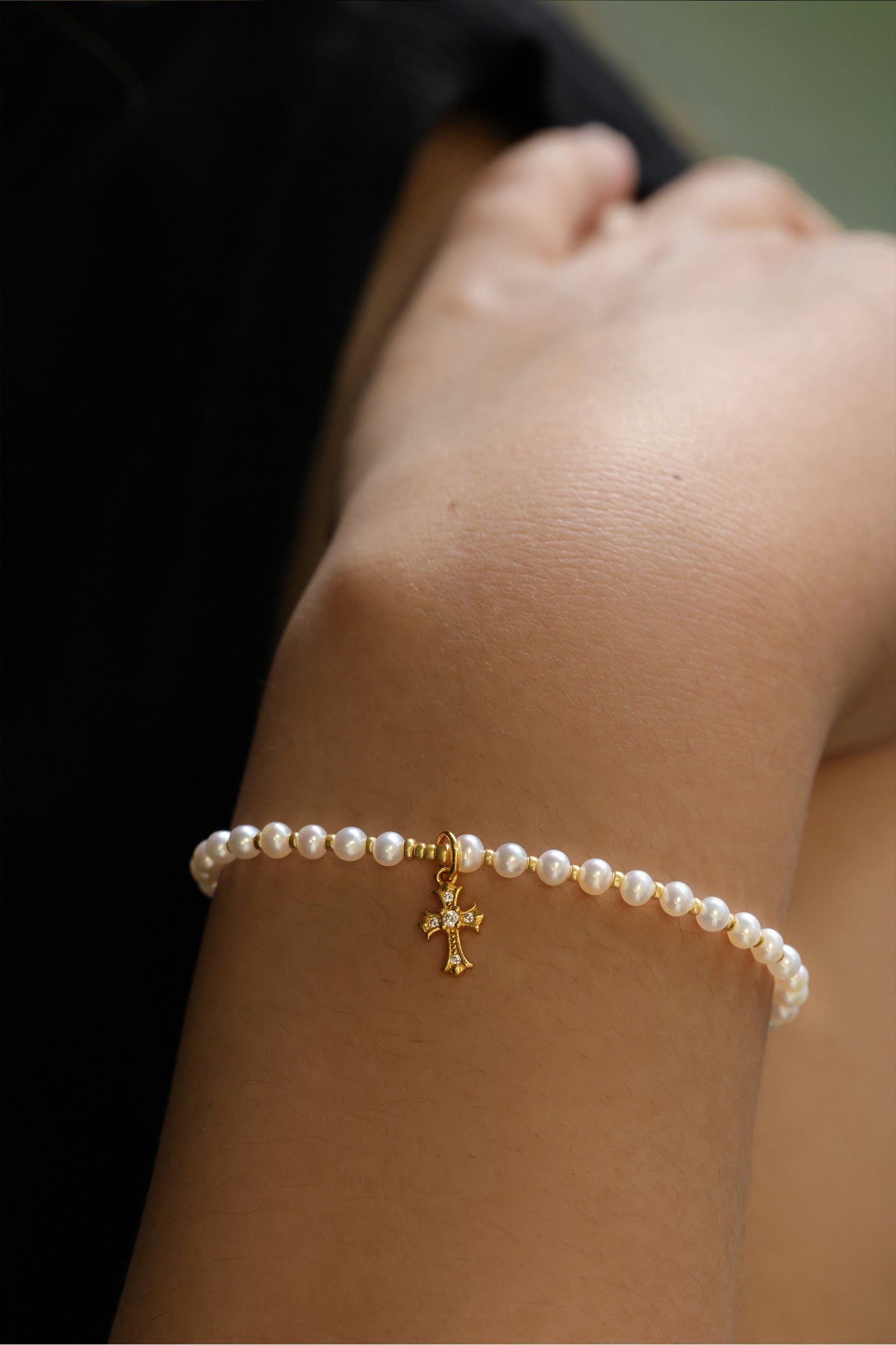 Süßwasserperlen Armband mit funkelndem Kreuz - 925er Sterling Silber - Geschenk zur Taufe mit Karte