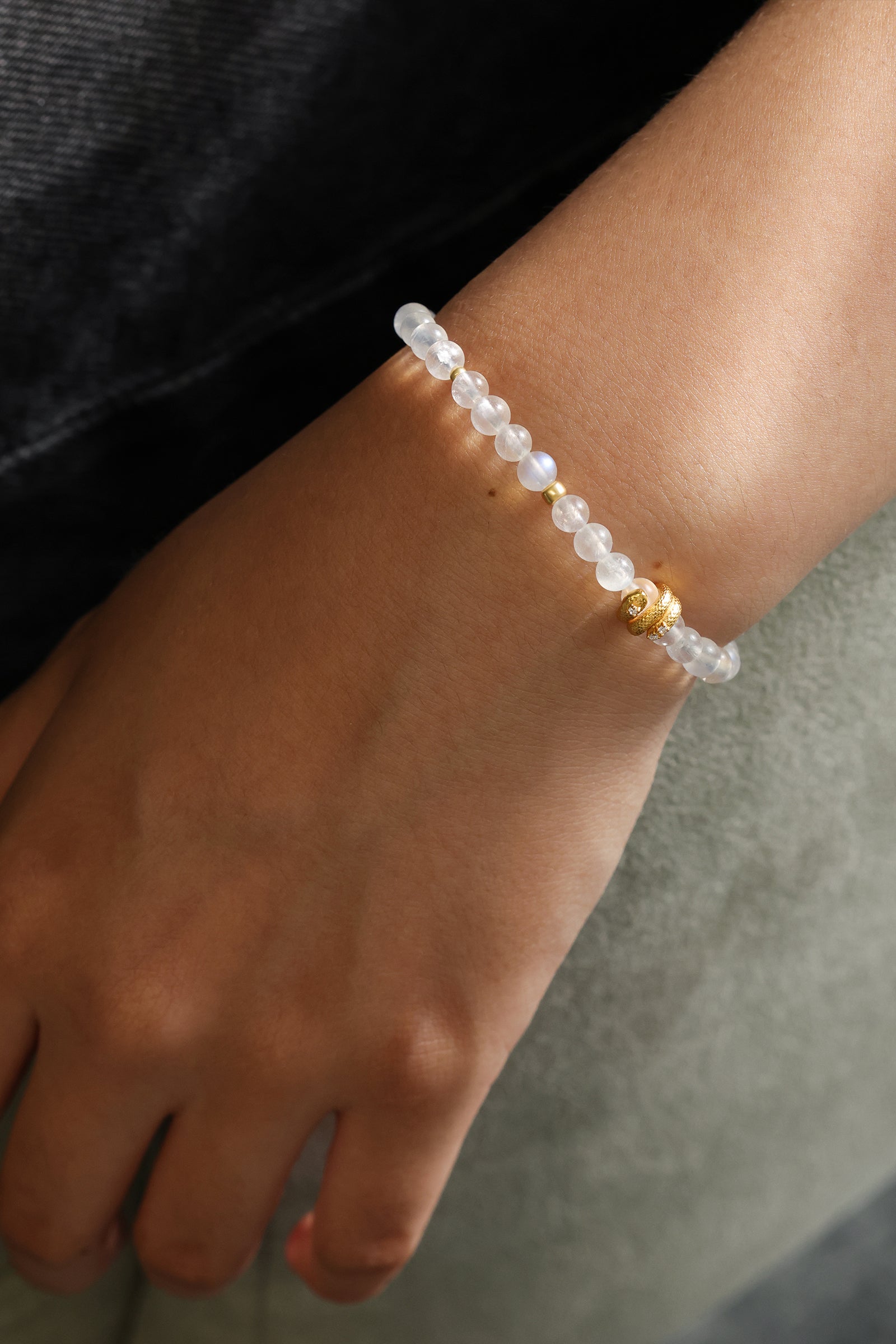 Regenbogen-Mondstein Armband mit Schlange Anhänger - 925er Sterling Silber