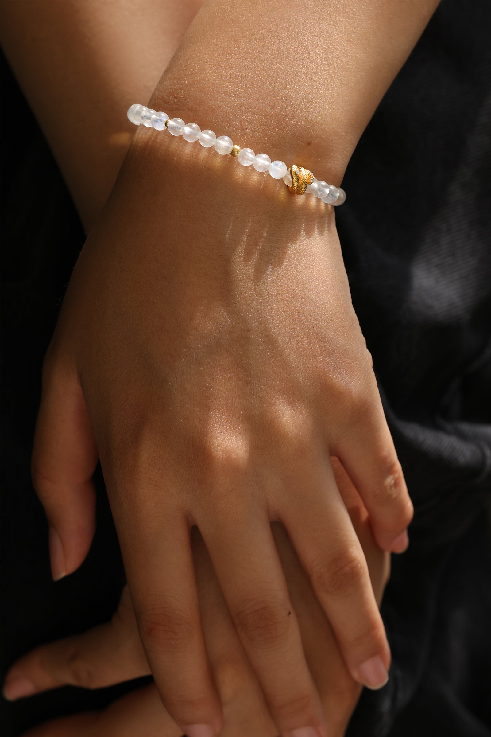 Regenbogen-Mondstein Armband mit Schlange Anhänger - 925er Sterling Silber