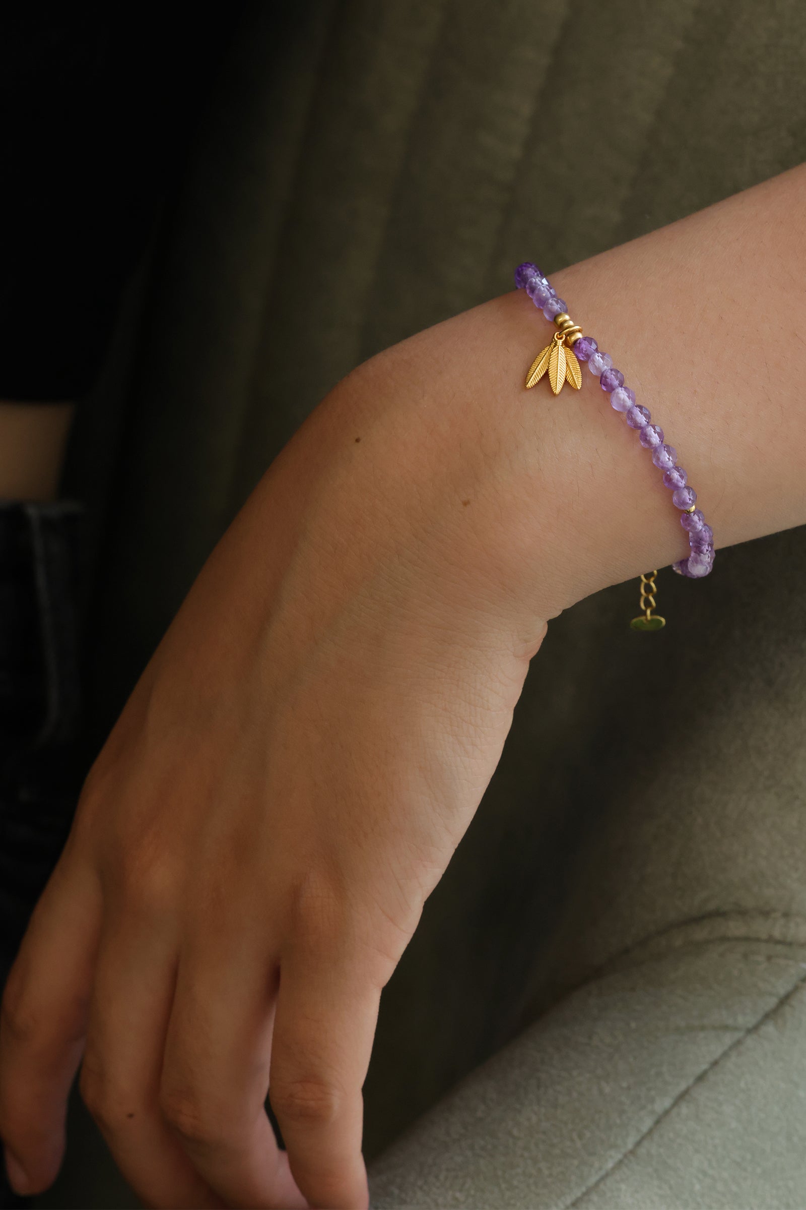 Amethyst Armband mit Federanhänger - 925er Sterling Silber Damen Armband VIVIANNASCHMUCK