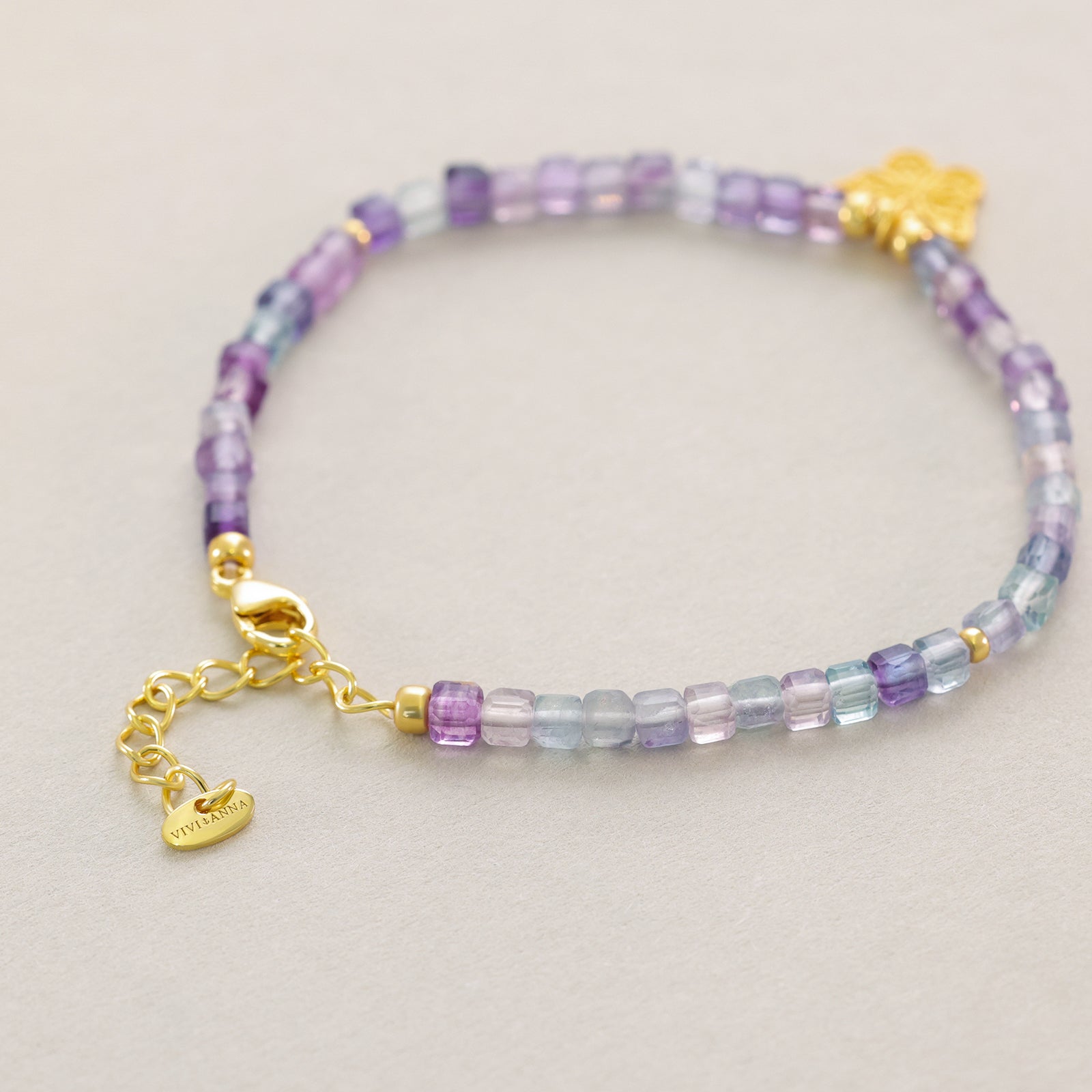 Regenbogen-Fluorit Armband mit Schmetterlingsanhänger - 925er Sterling Silber Damen Armband VIVIANNASCHMUCK