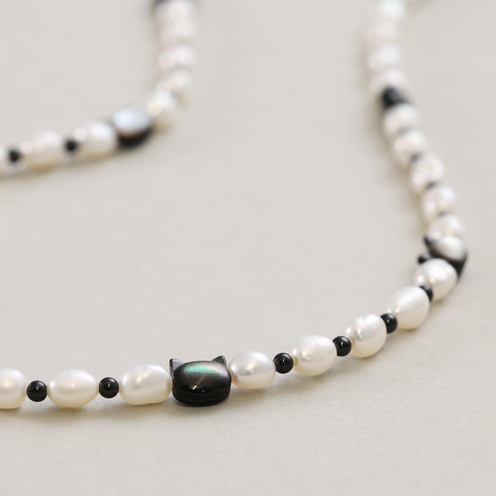 Katzen-Perlenkette mit Süßwasserperlen - 925er Sterling Silber Damen Halskette VIVIANNASCHMUCK
