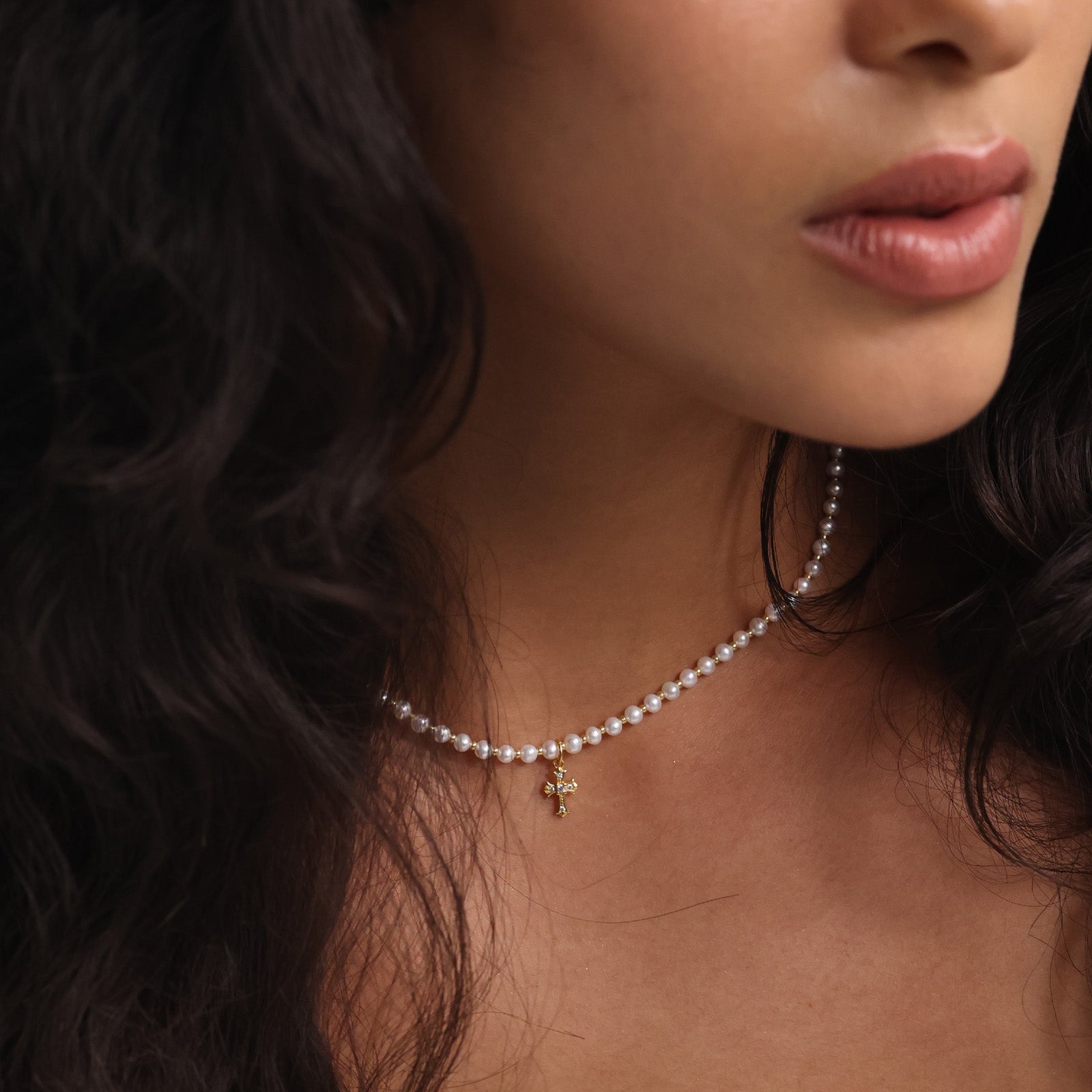 Süßwasserperlen Halskette mit funkelndem Kreuz - 925er Sterling Silber