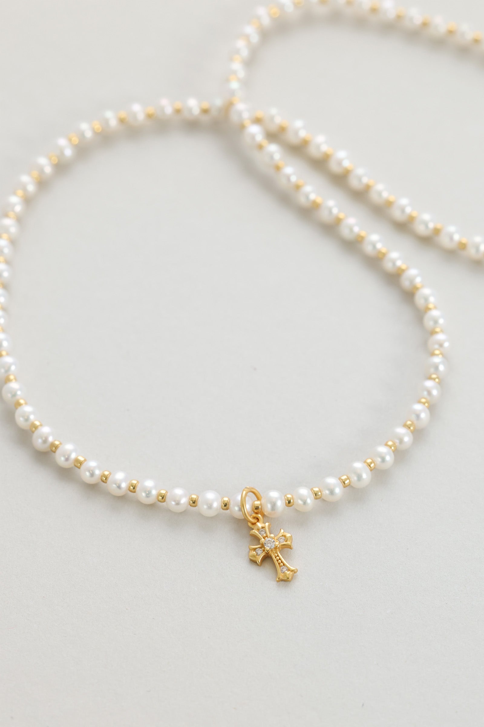 Süßwasserperlen Halskette mit funkelndem Kreuz - 925er Sterling Silber Damen Halskette VIVIANNASCHMUCK