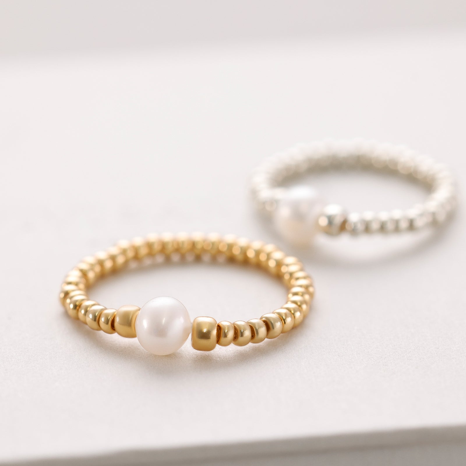 Flexible Ring mit echter Süßwasserperle