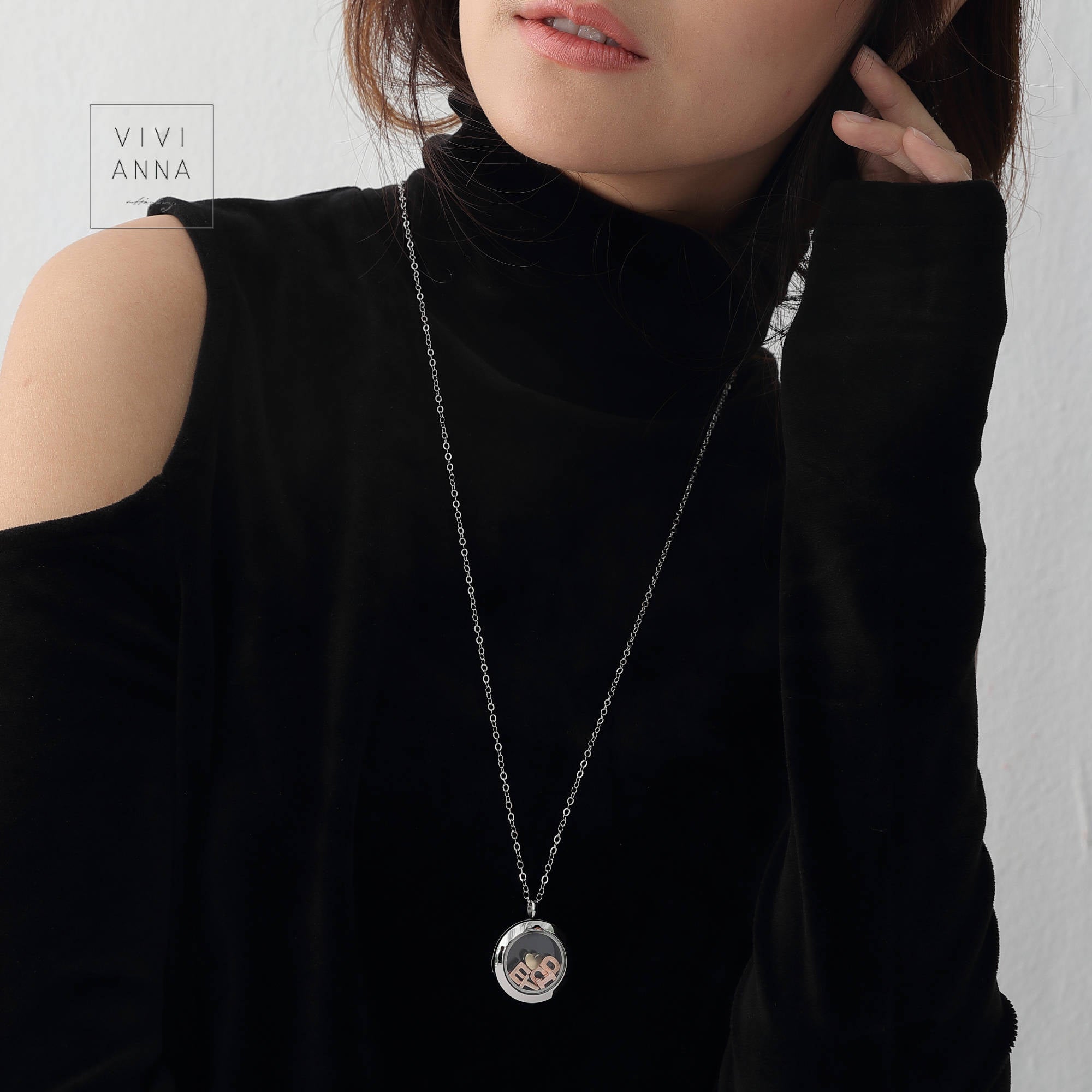 Wunschbuchstaben Medaillon Kette - VIVIANNASCHMUCK