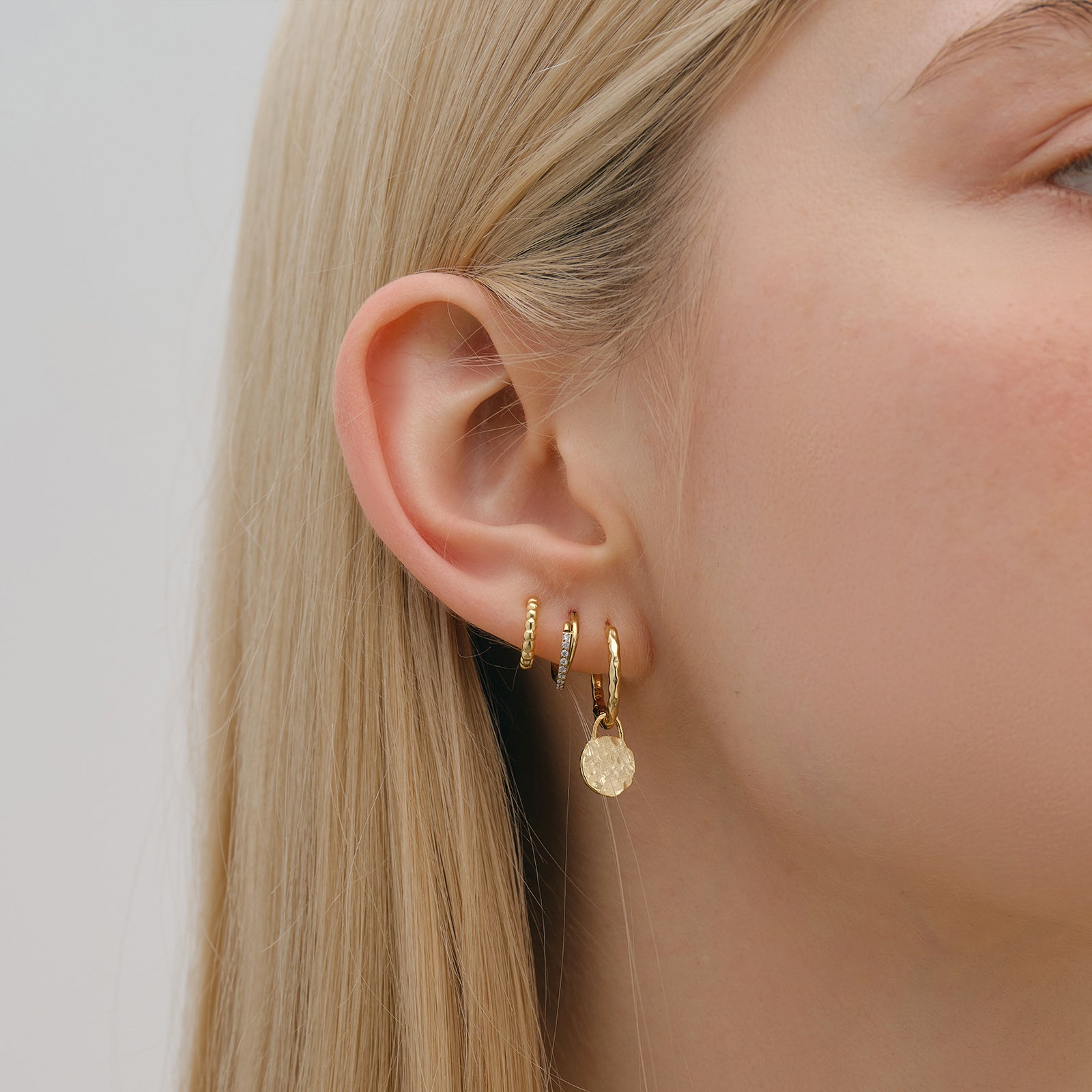 Elegant ball hoop earrings - 925 sterling silver