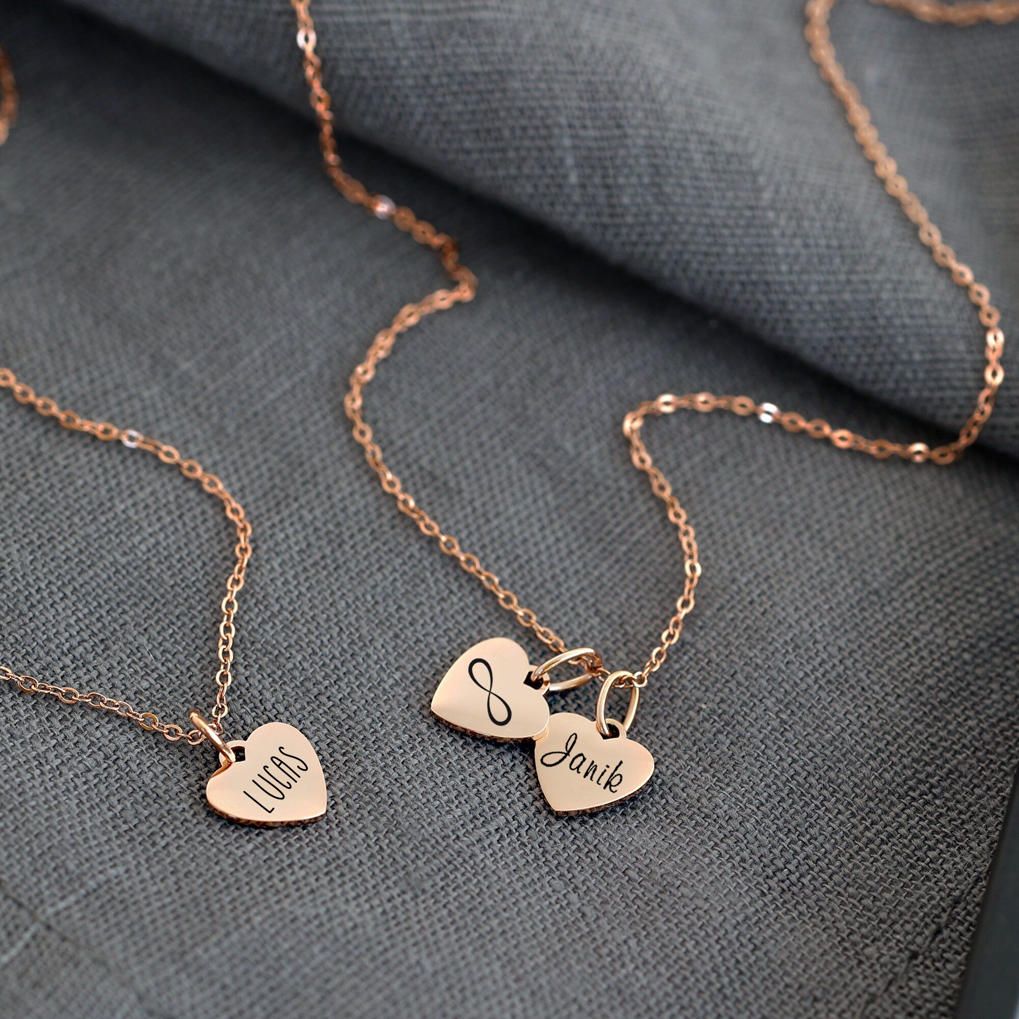 Geschenkset für Mama - Personalisierte Halskette mit Herzchen