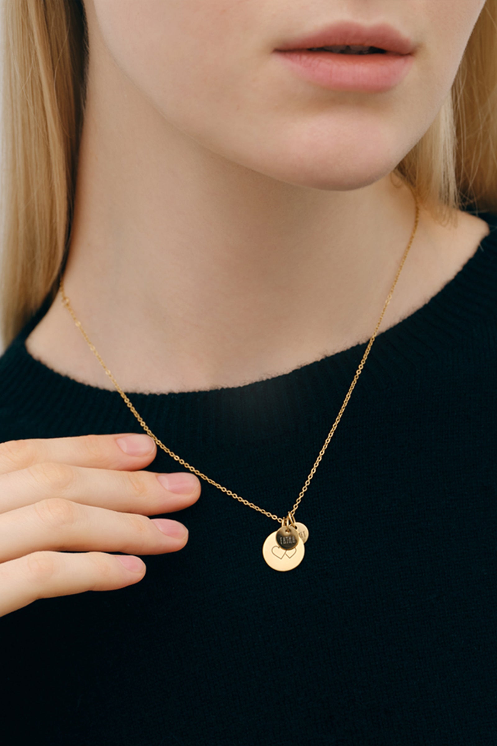 Familienkette mit großen und kleinen Gravurplättchen - Geschenk mit Karte