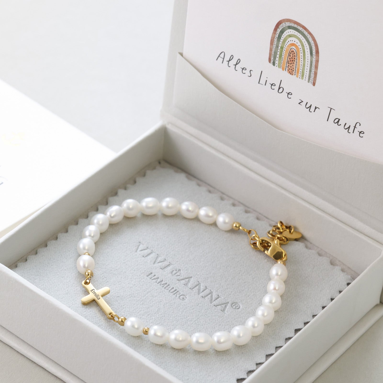 Perlenarmband mit Kreuz aus runden Perlen - Geschenk zur Taufe mit Karte Kinder Armband VIVIANNASCHMUCK