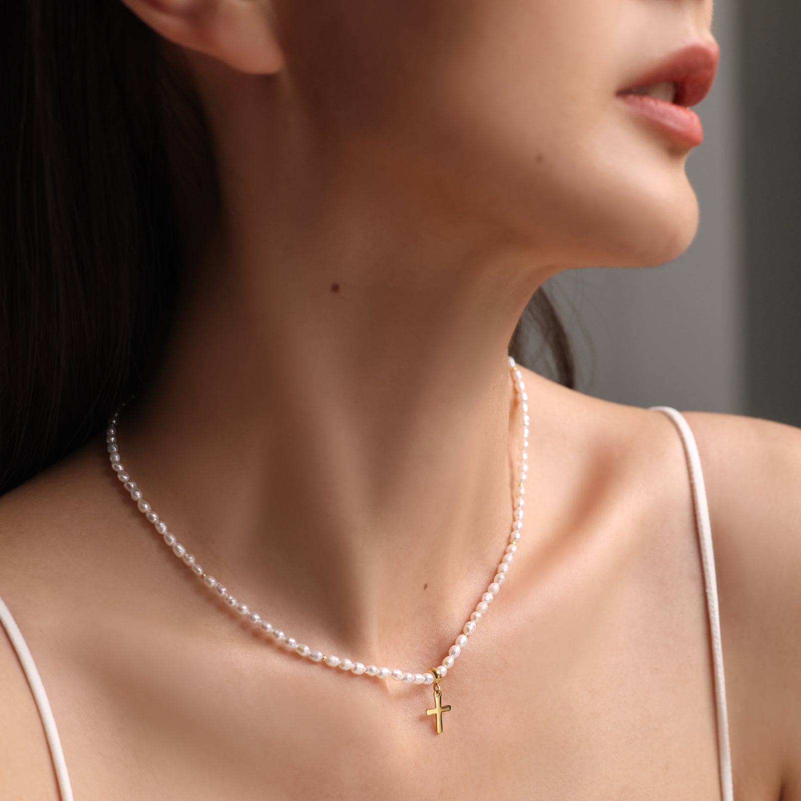 Süßwasserperlen Halskette mit Kreuz Damen Halskette VIVIANNASCHMUCK