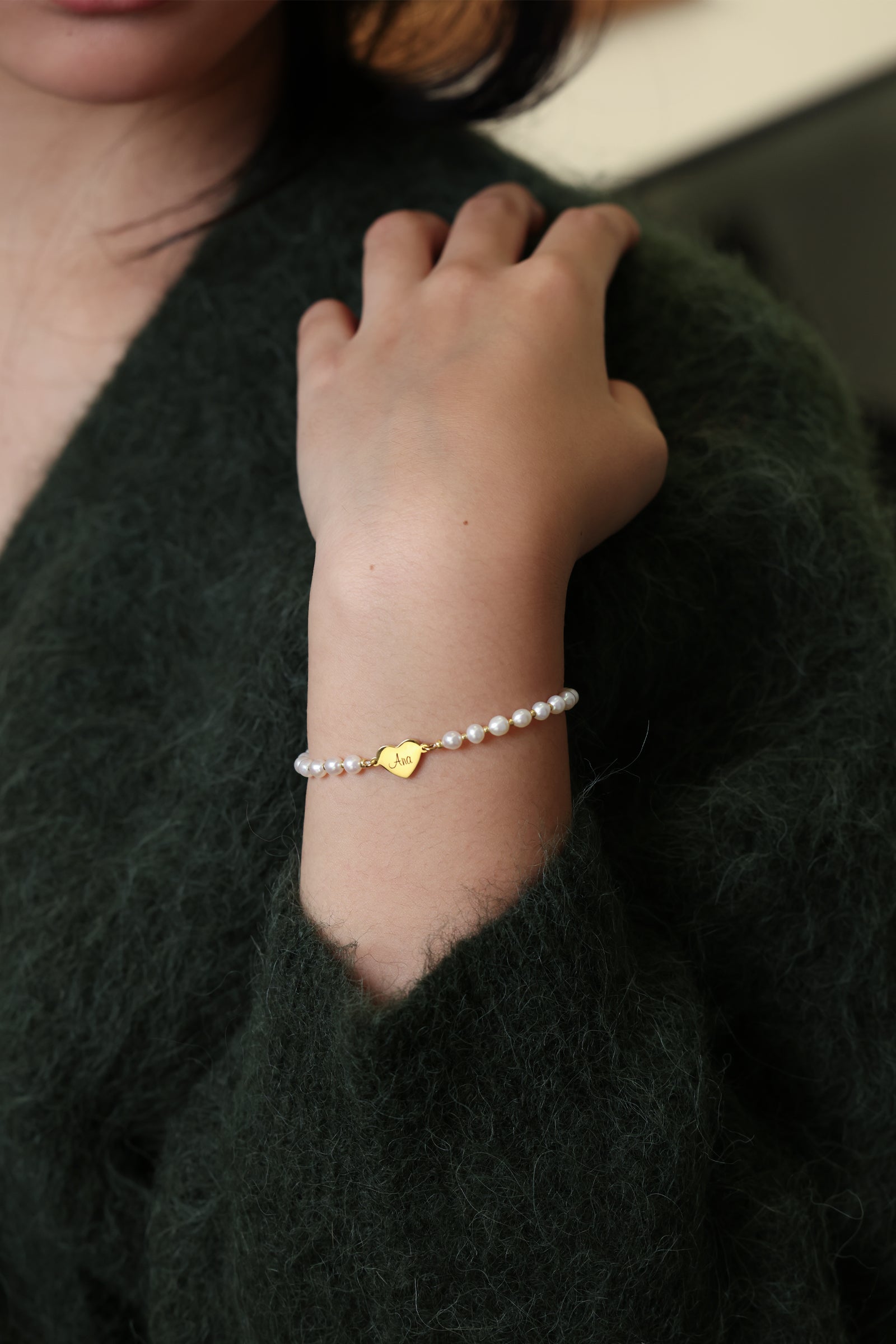 Süßwasser-Perlenarmband mit Herzchen