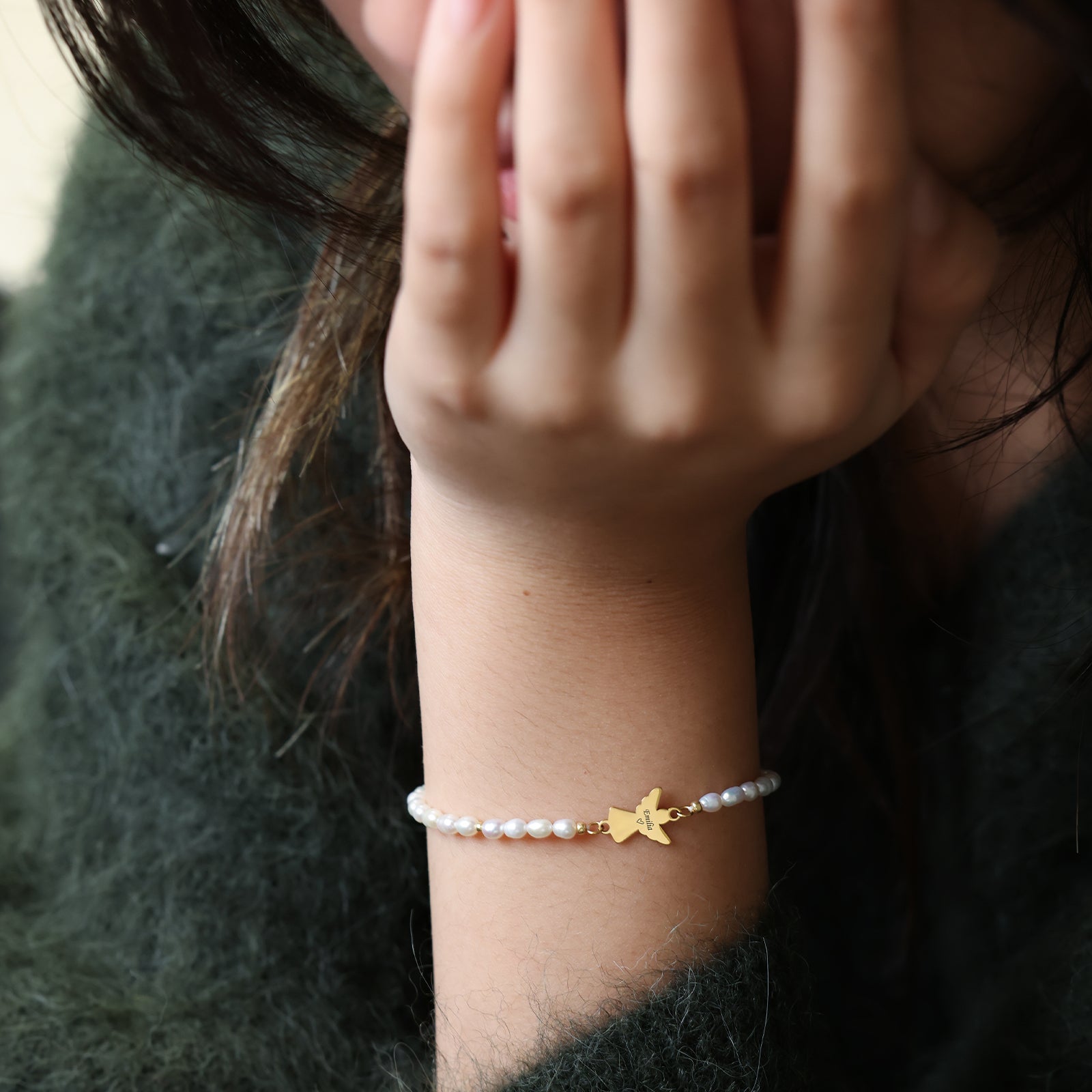 Zartes Süßwasser-Perlenarmband mit Schutzengel - Geschenk mit Karte