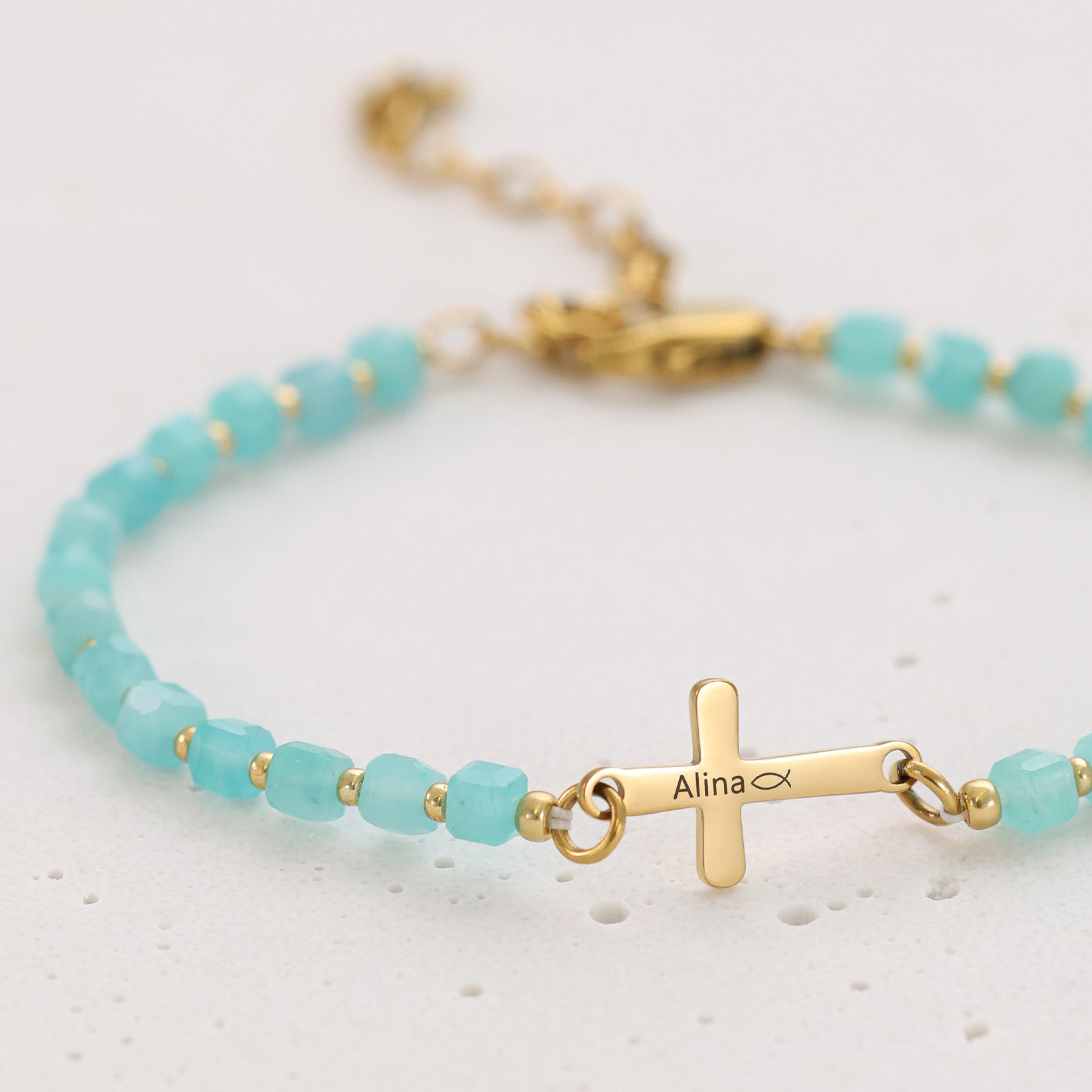 Amazonit-Perlenarmband mit personalisierbarem Kreuz