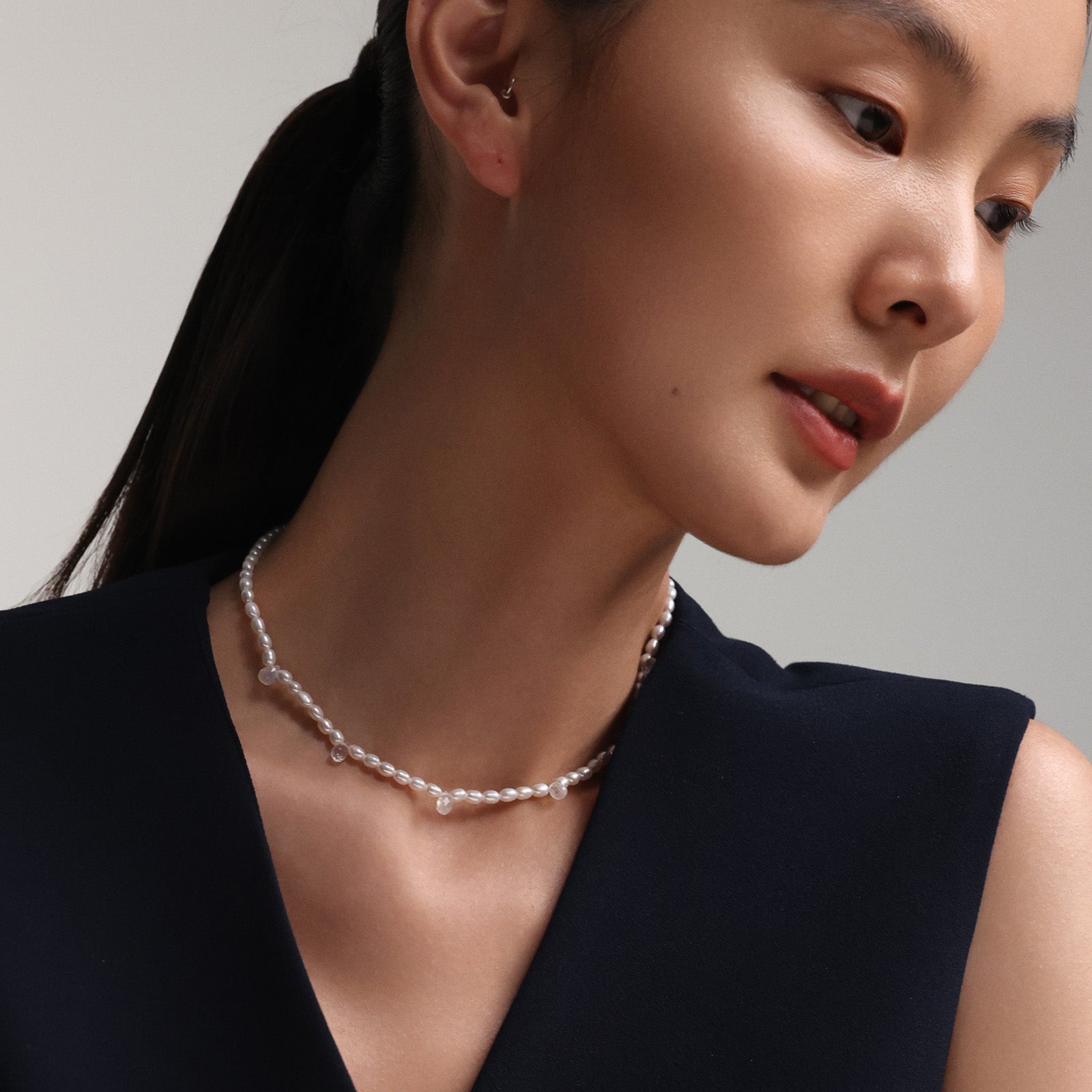 Perlenkette mit Mondsteinen – Süßwasserperlen & 925er Silber