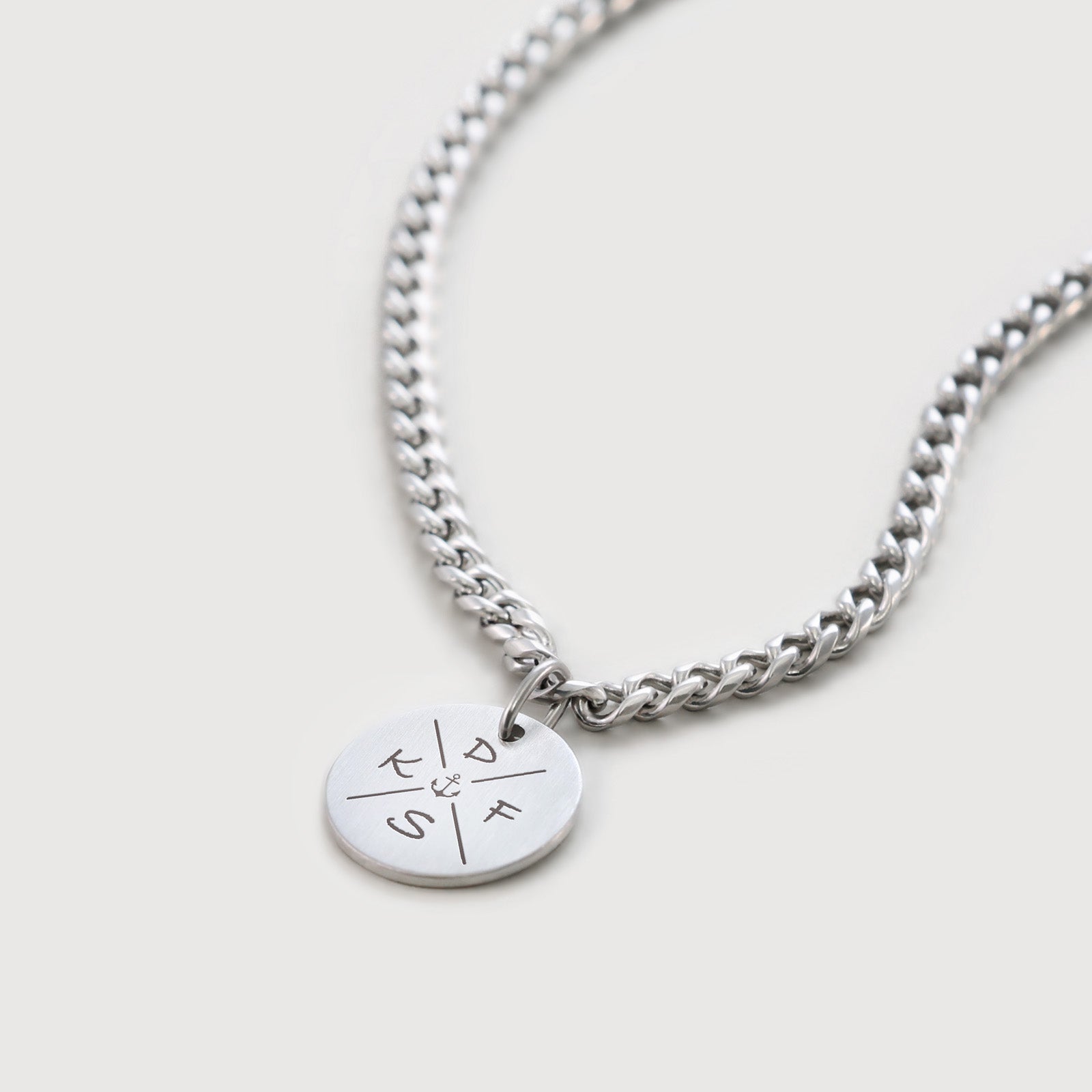 Herren Halskette mit mattiertem Gravurplättchen Herren Halskette VIVIANNASCHMUCK
