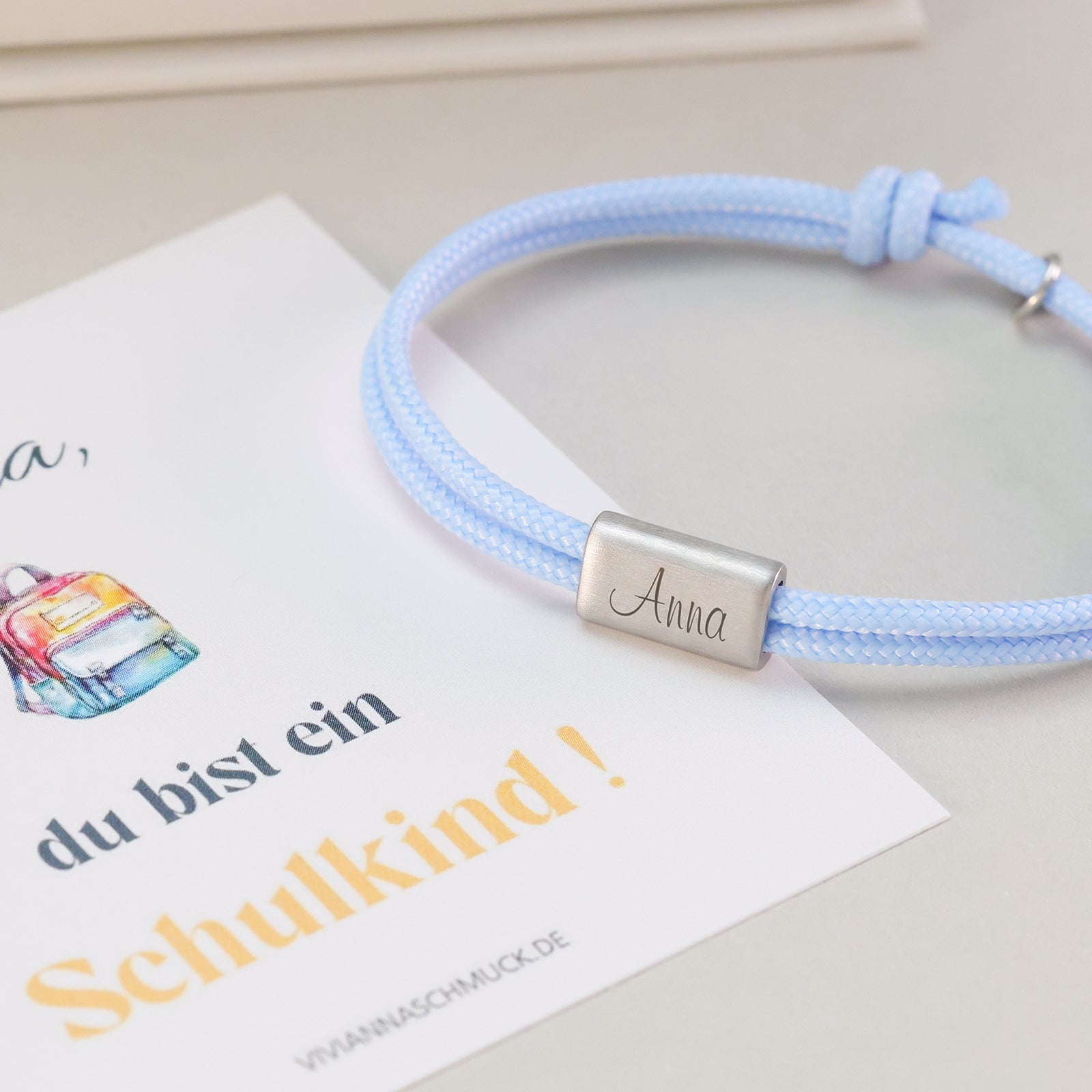 Segeltau Kinderarmband mit Gravurperle - Geschenk zur Einschulung mit Karte Kinder Armband VIVIANNASCHMUCK