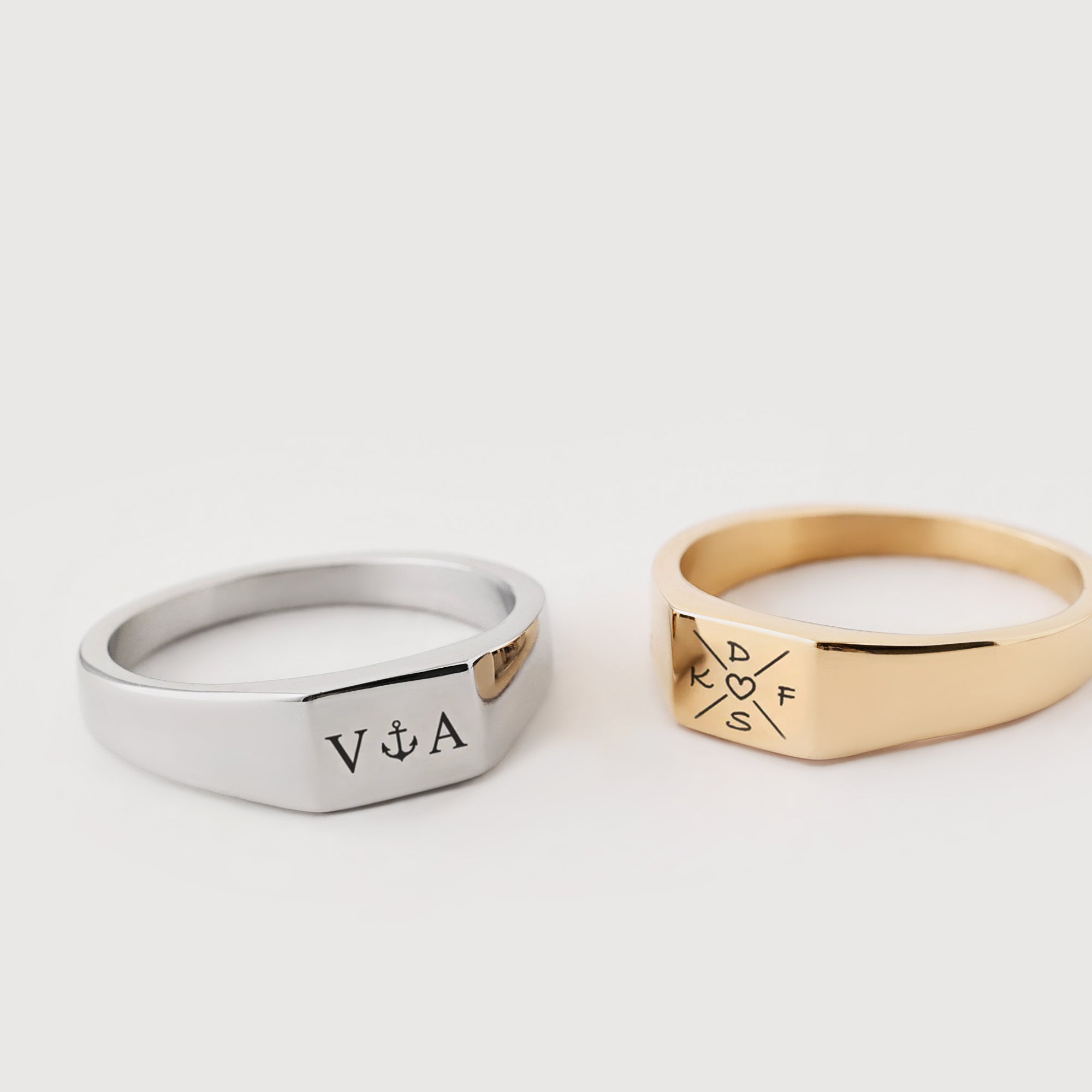 Signet ring with engraving - rectangular