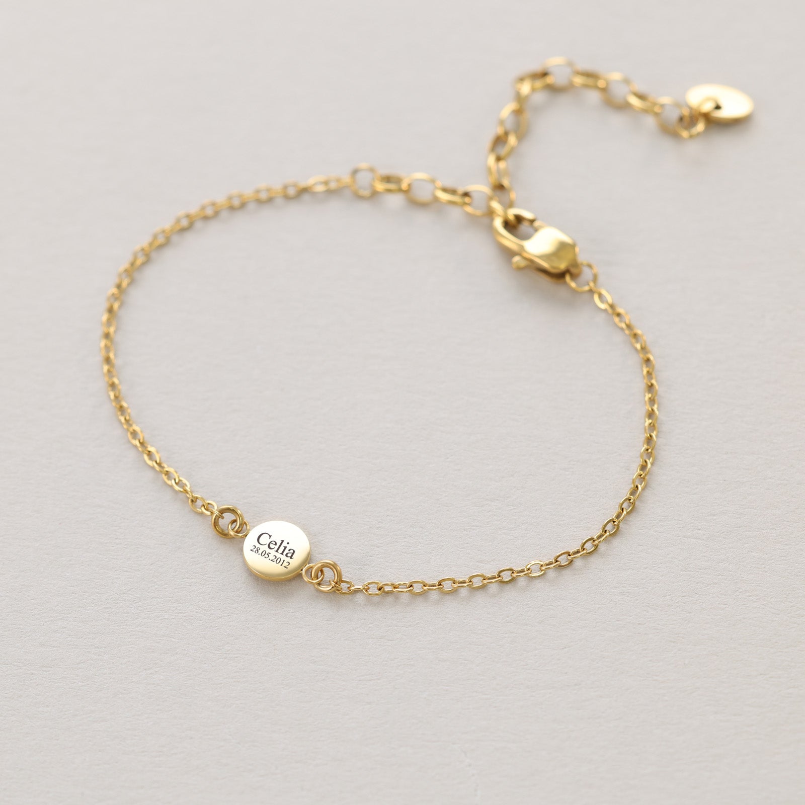 Personalisiertes Armband mit Gravurplättchen Damen Armband VIVIANNASCHMUCK