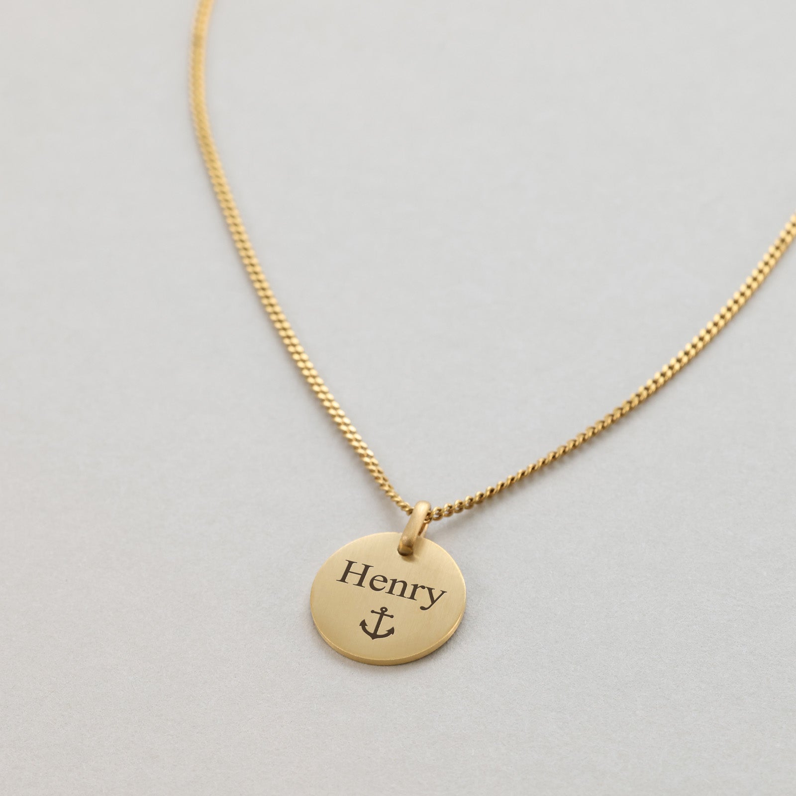 Gravur Halskette für Herren – mattes Rundplättchen Herren Halskette VIVIANNASCHMUCK
