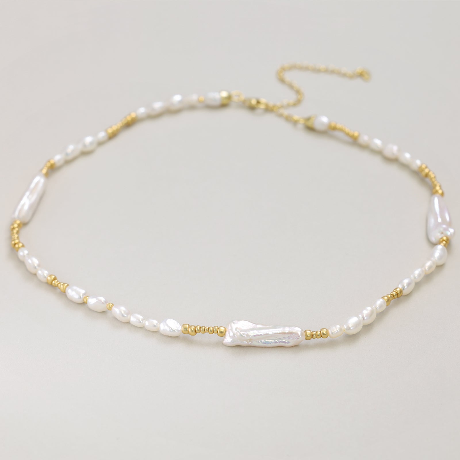 Süßwasserperlenkette mit länglichen & unregelmäßigen Perlen – 925er Silber