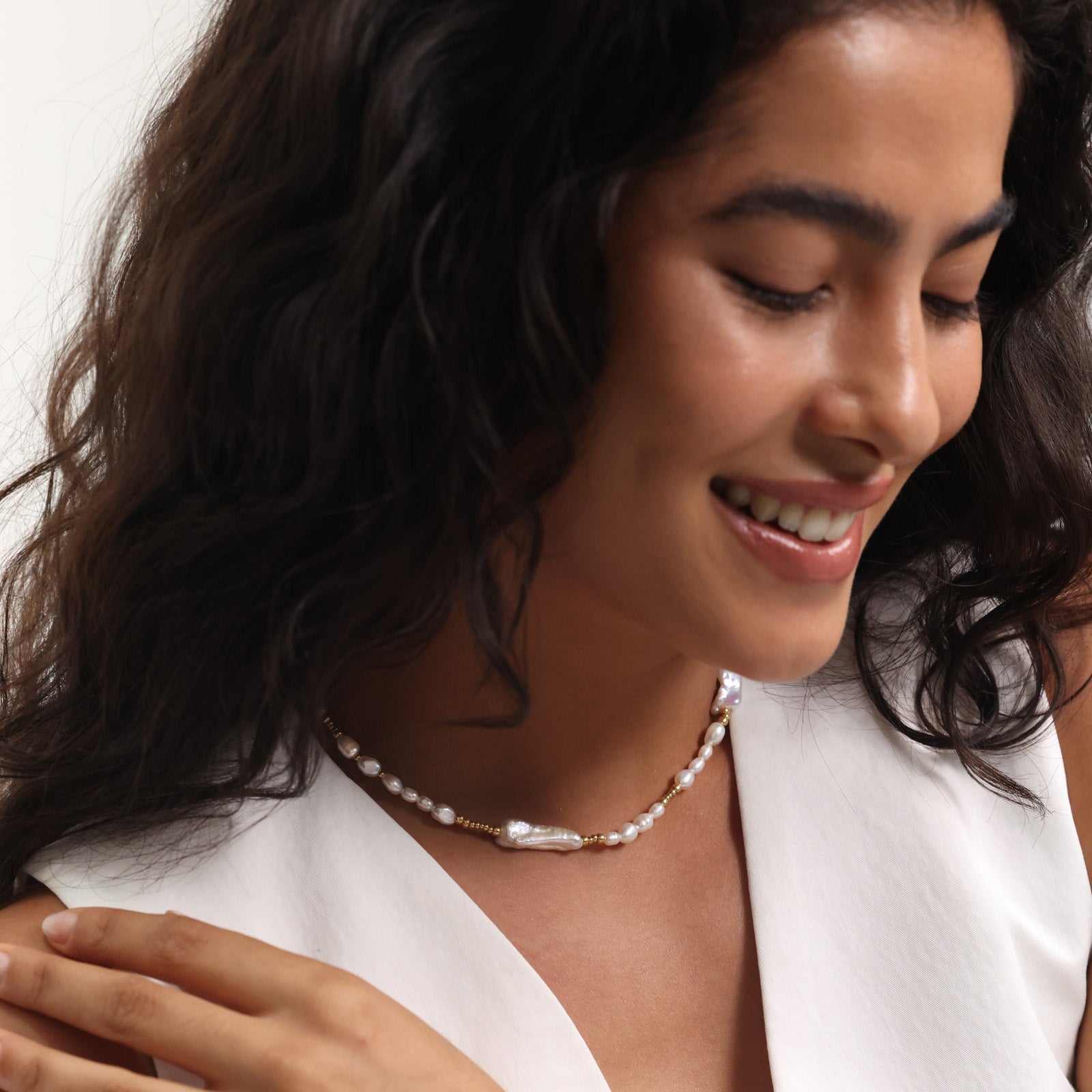 Süßwasserperlenkette mit länglichen & unregelmäßigen Perlen – 925er Silber