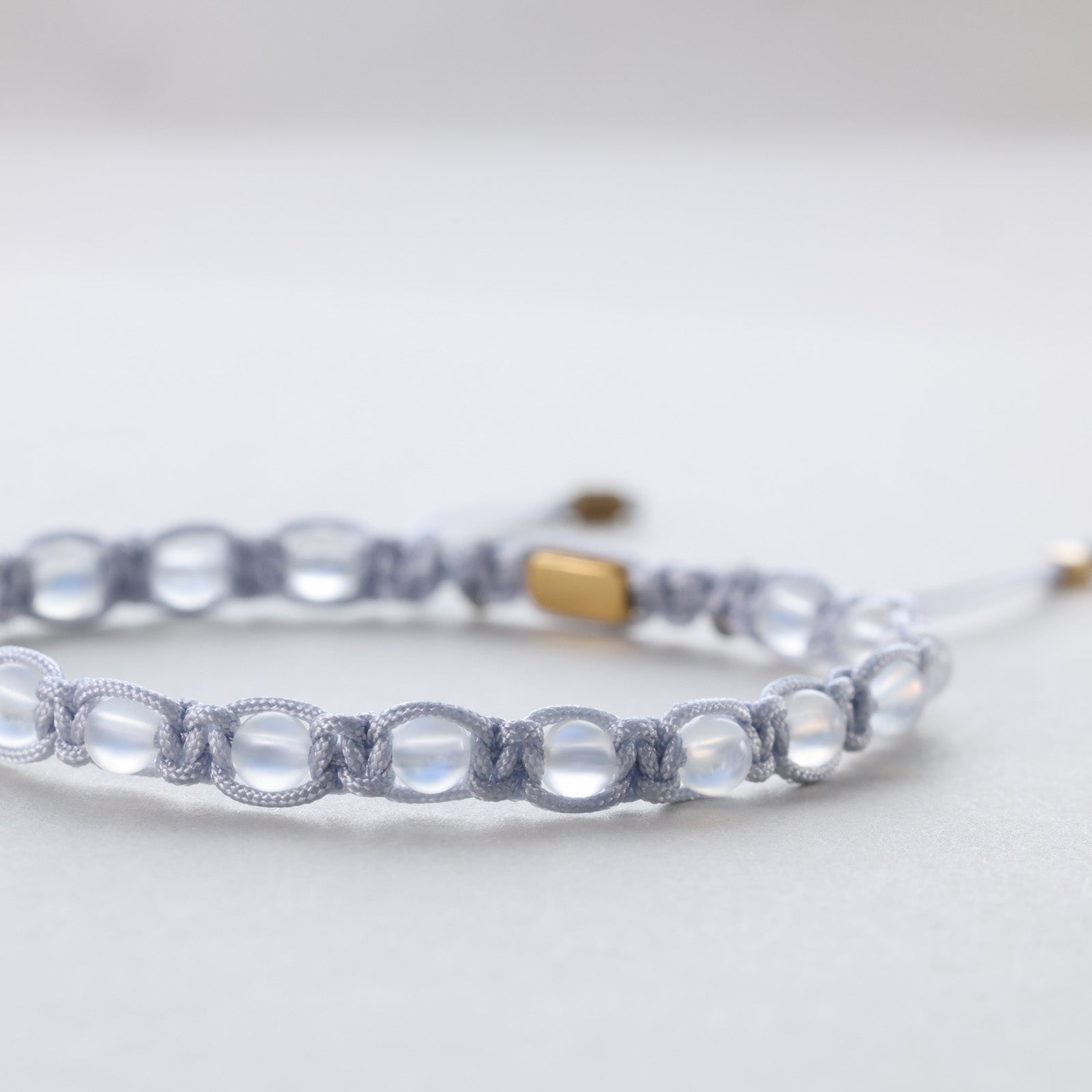 娜 Mondstein Armband geflochten aus Naturstein Herren Armband VIVIANNASCHMUCK