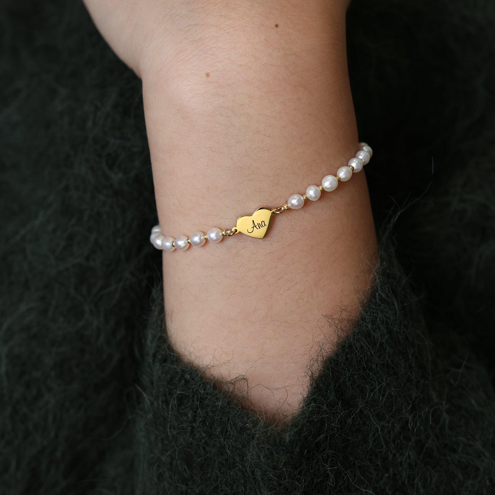 Süßwasser-Perlenarmband mit Herzchen