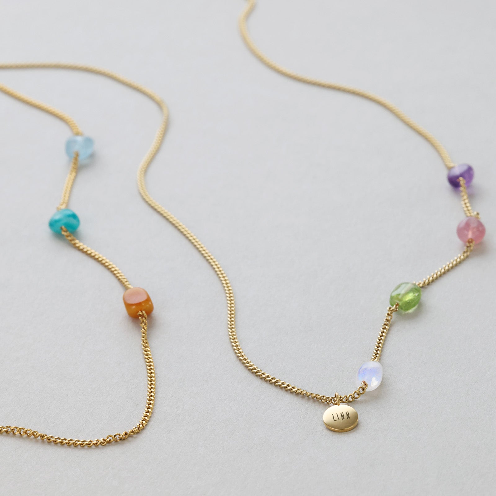 Individuelle Heilenergie-Kette mit personalisiertem Plättchen Damen Halskette VIVIANNASCHMUCK