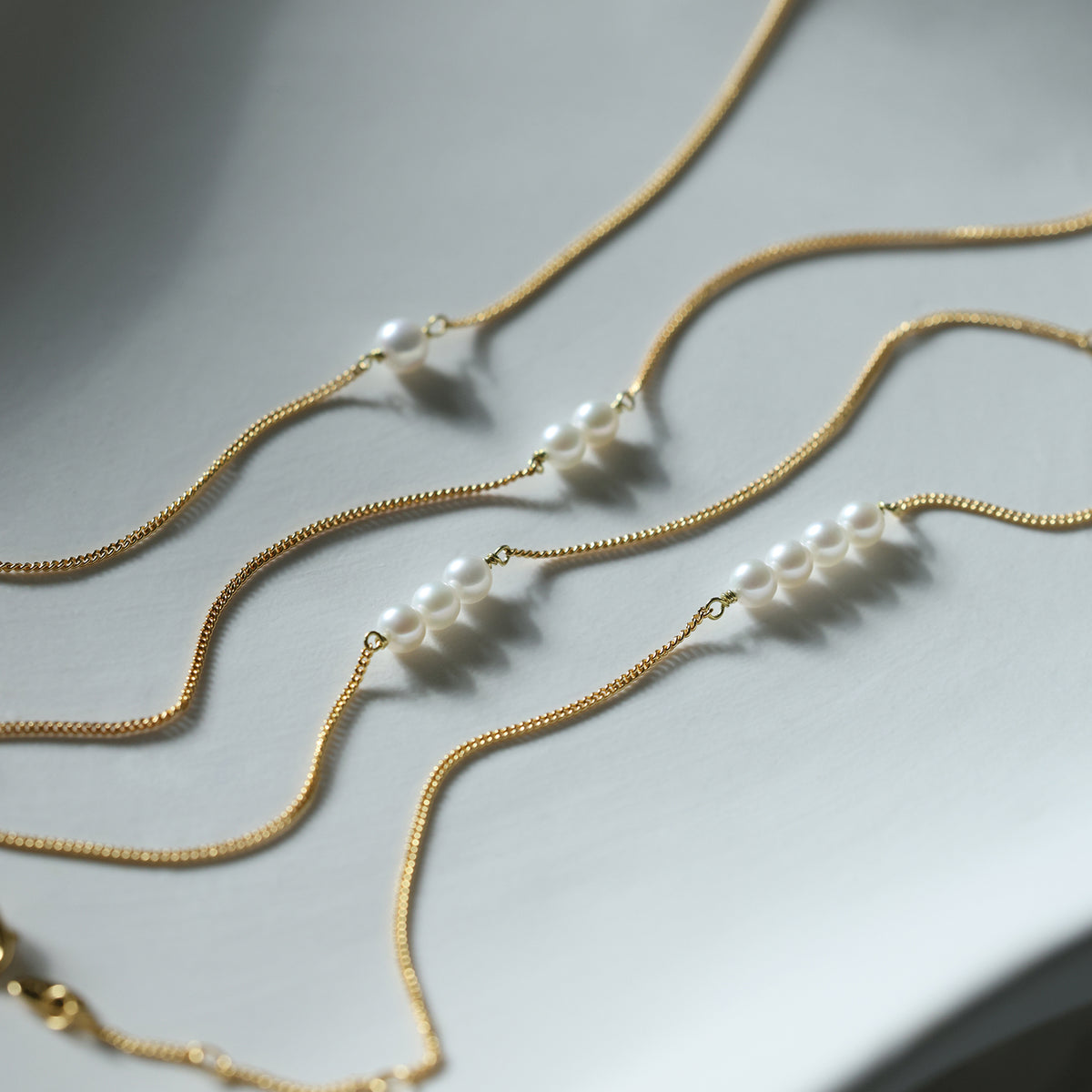 Bracelet with Freshwater Pearls & Engraved Disc – 925 Sterling Silver