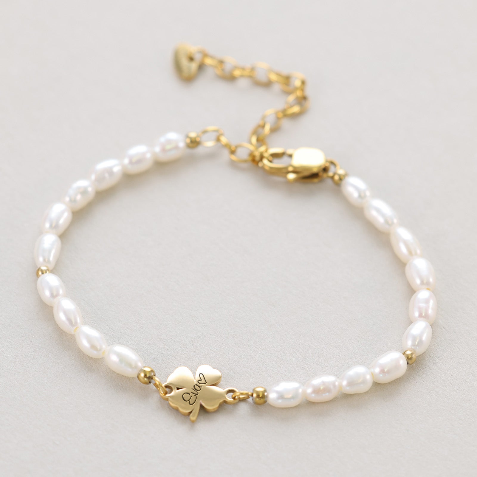 Kleeblatt Perlenarmband als Glücksbringer mit Gravur Damen Armband VIVIANNASCHMUCK