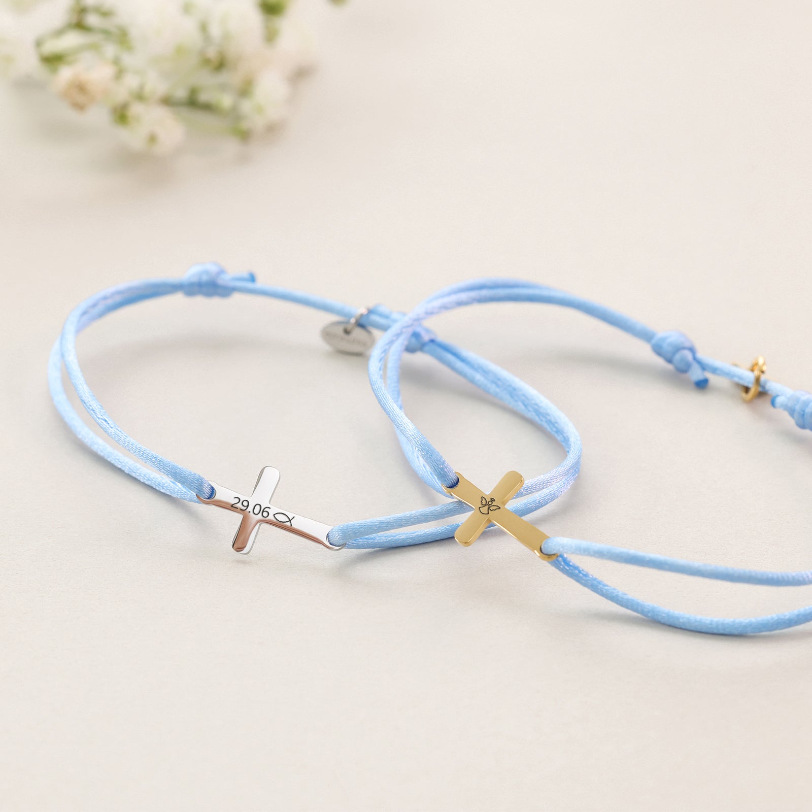 Satinarmband mit Kreuz & Wunschgravur Damen Armband VIVIANNASCHMUCK