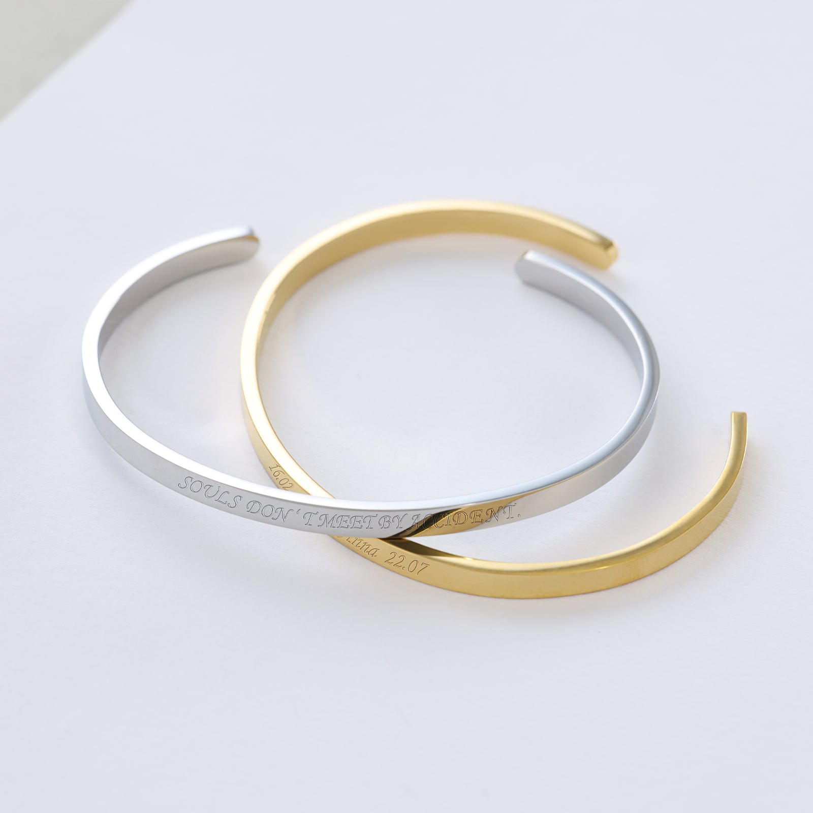 Personalisierter Armreif mit Wunschgravur - Edelstahl oder 925 Sterling Silber Damen Armband VIVIANNASCHMUCK