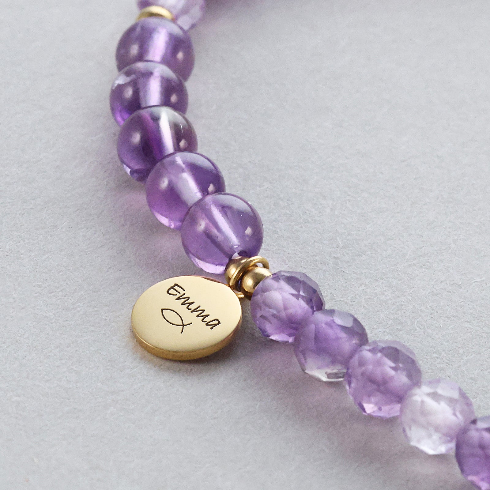Amethyst-Chakra-Armband mit Gravurplättchen Damen Armband VIVIANNASCHMUCK