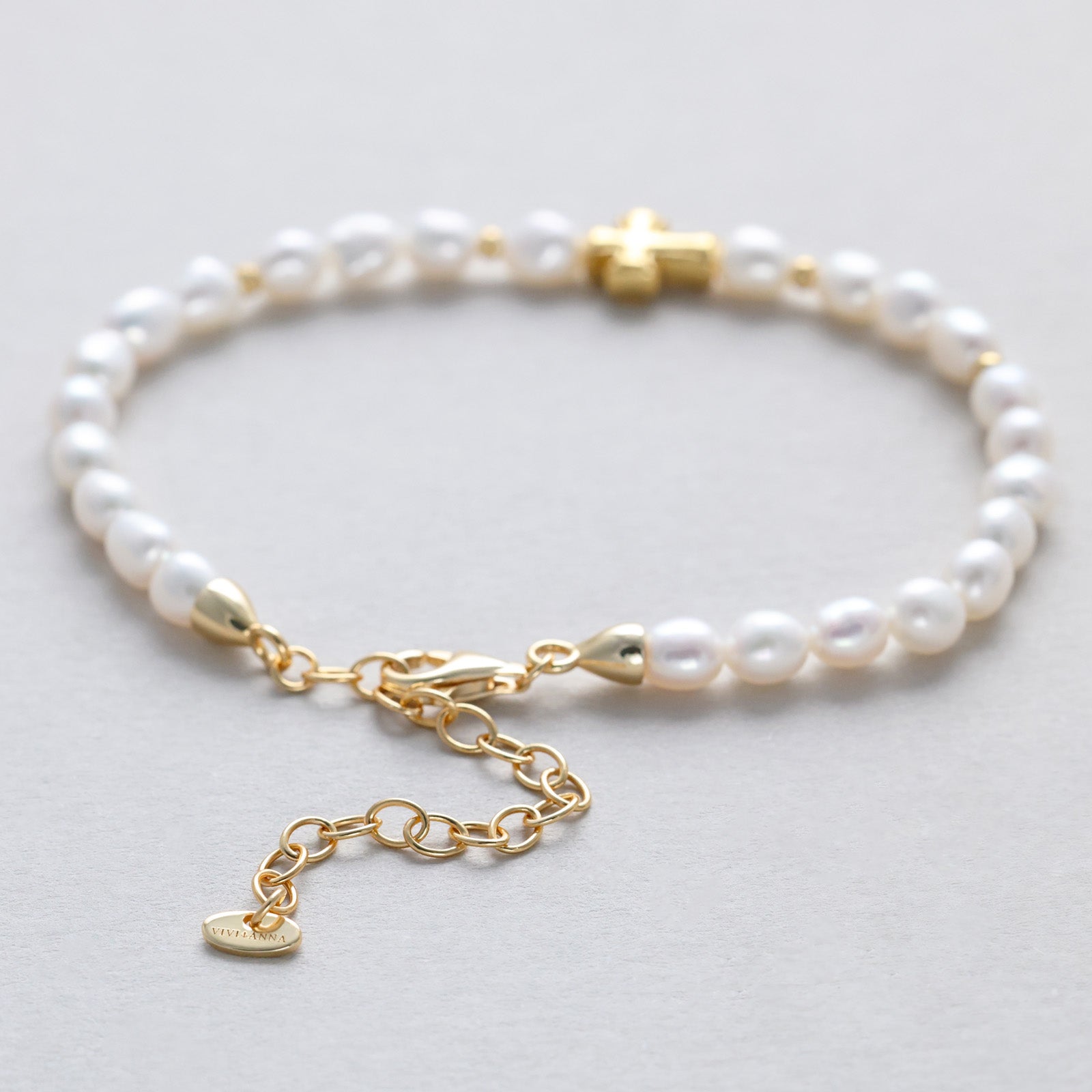 Süßwasserperlen Armband mit zartem Kreuz - 925 Sterling Silber Damen Armband VIVIANNASCHMUCK