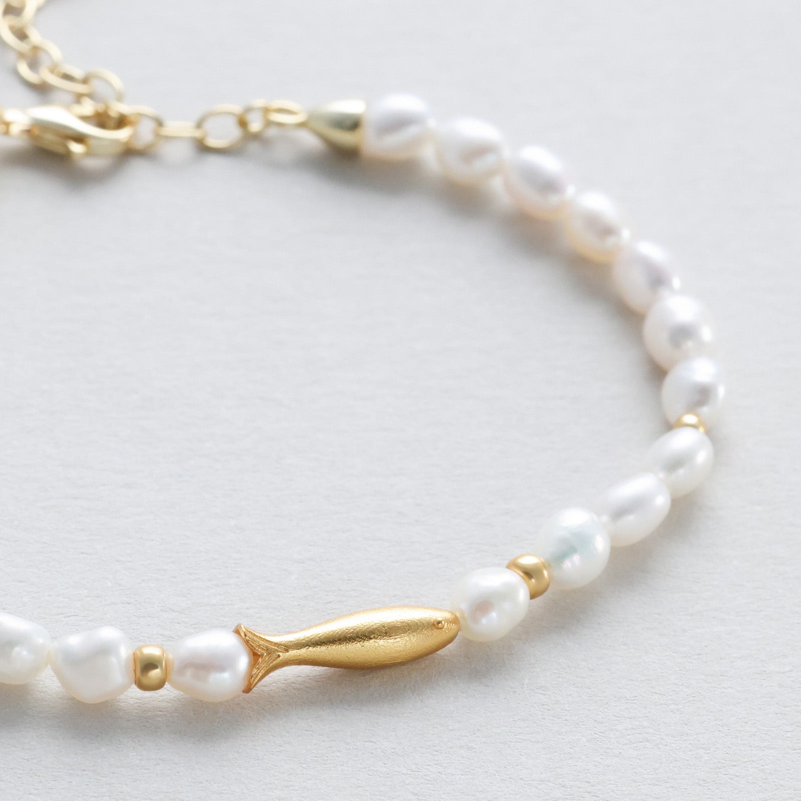 Zartes Fisch Armband aus Süßwasserperlen - 925 Sterling Silber Damen Armband VIVIANNASCHMUCK