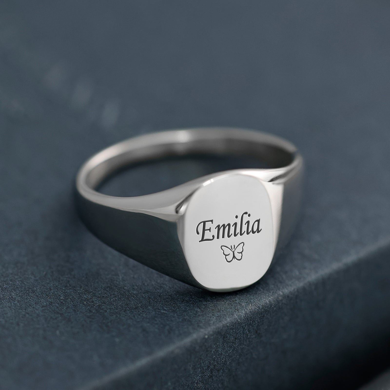 Klassischer Siegelring mit Gravur Damen Ringe VIVIANNASCHMUCK