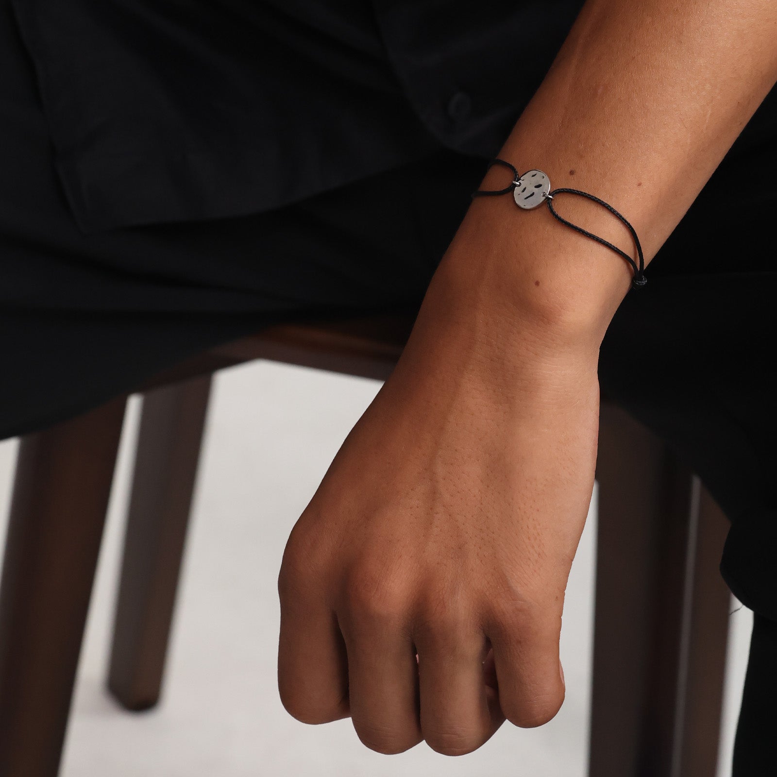Sailing rope bracelet with hammered plate