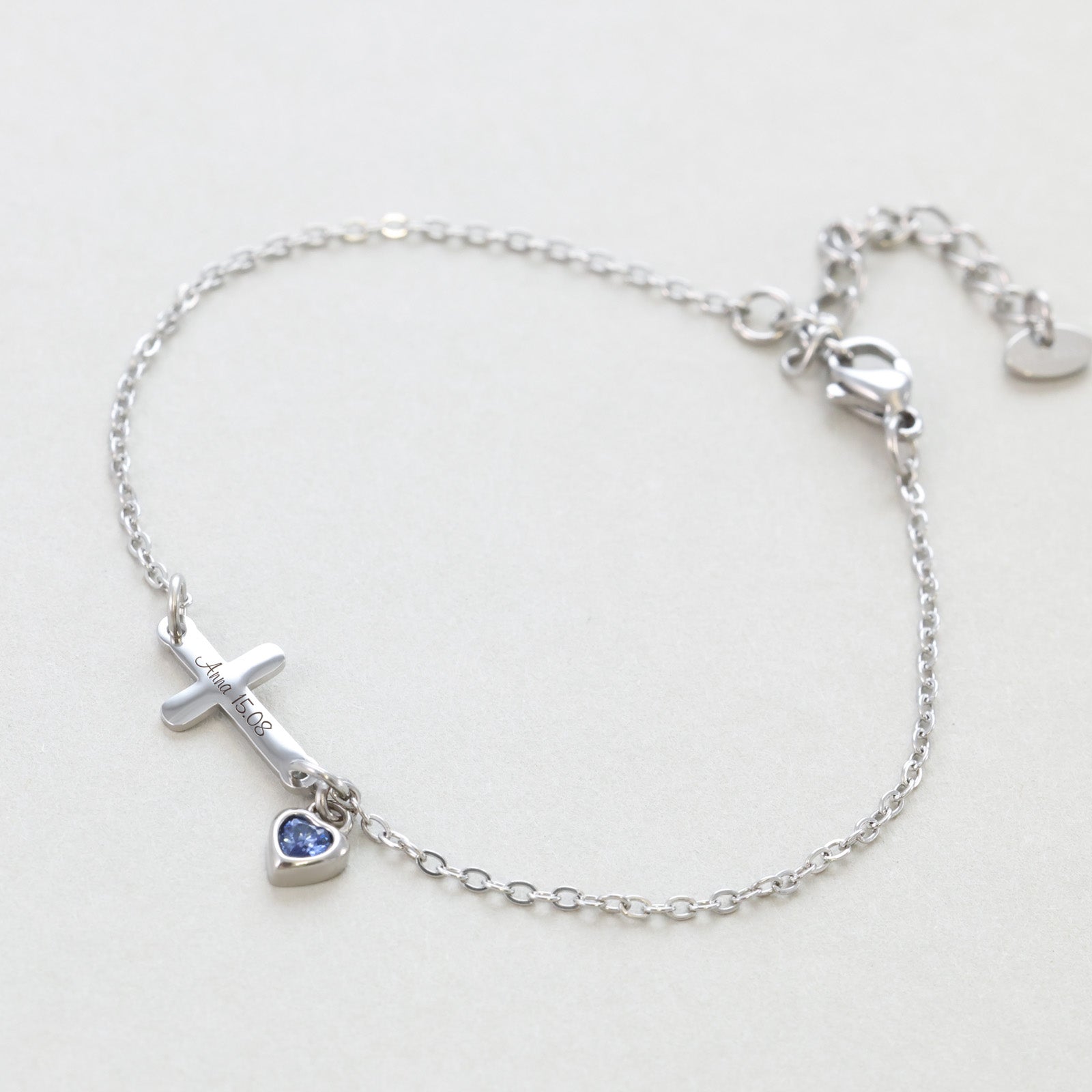 Personalisiertes Kreuzarmband mit herzförmigem Geburtsstein Kinder Armband VIVIANNASCHMUCK