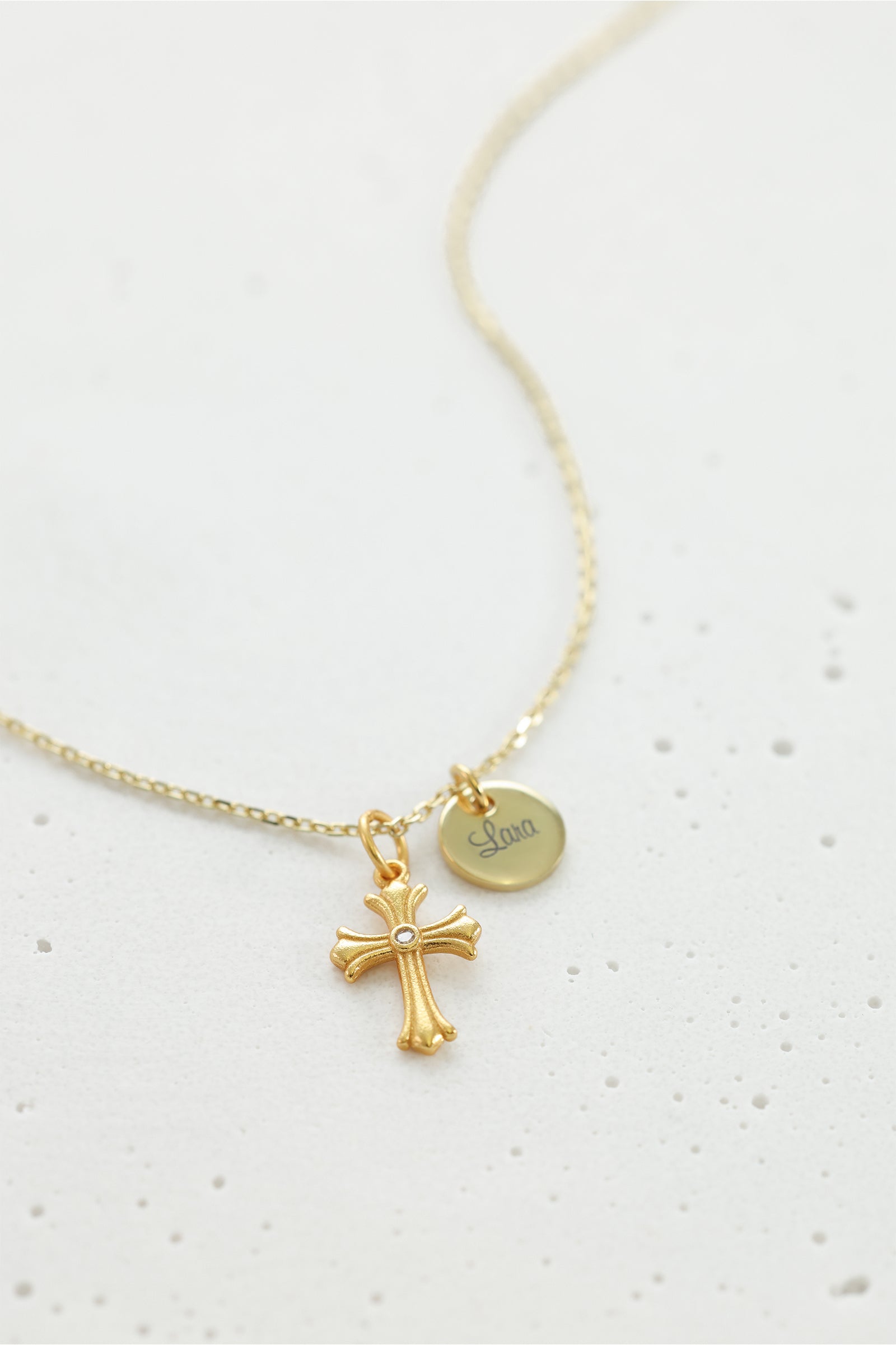 Feine Kreuzkette mit Zirkonia und Gravurplättchen - 925 Sterling Silber