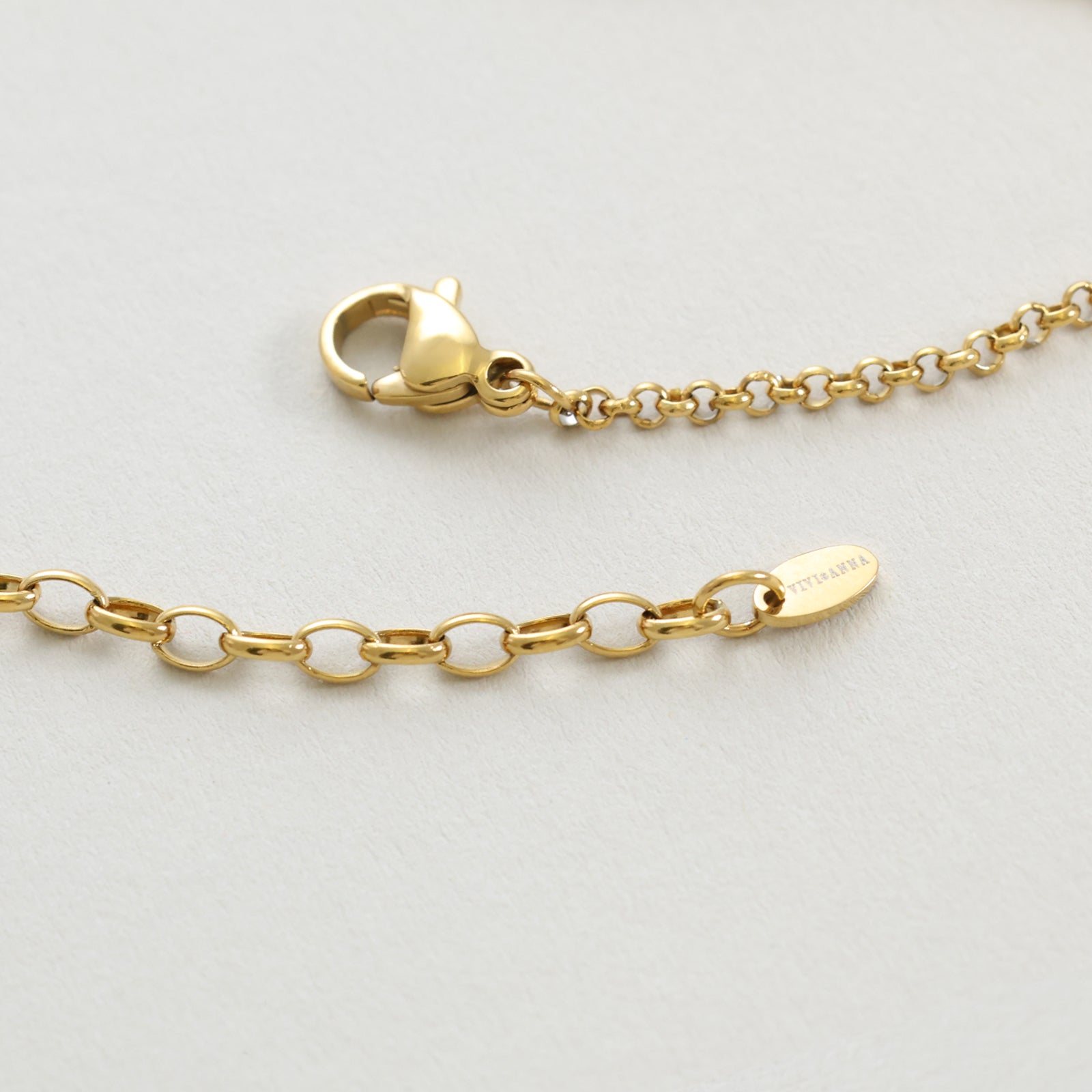 Geburtsblumen-Armband mit ovalem Gravurplättchen Damen Armband VIVIANNASCHMUCK