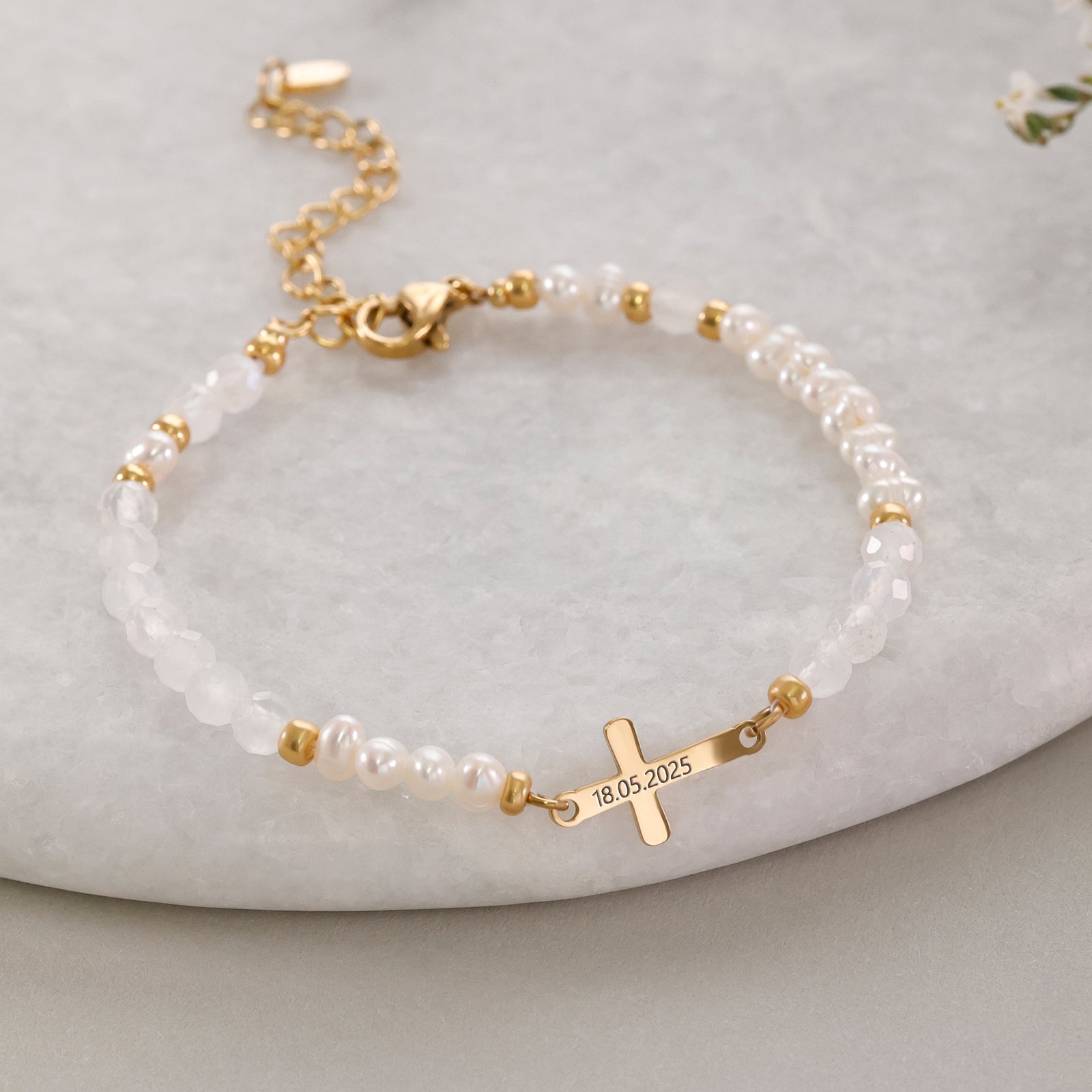 Mondstein & Süßwasserperlen-Armband mit Kreuz - Geschenk zur Konfirmation mit Karte Kinder Armband VIVIANNASCHMUCK
